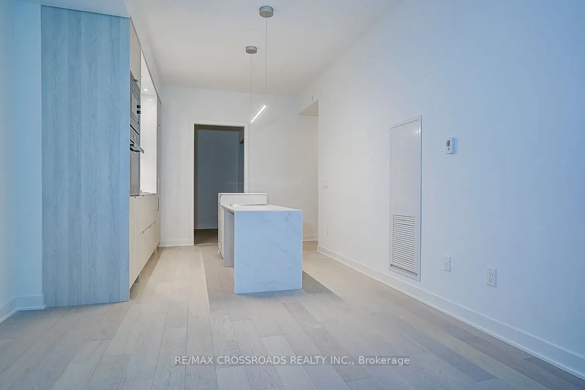 11 Yorkville Avenue, #1607