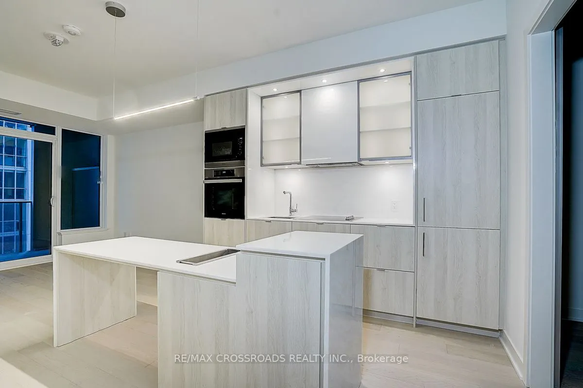 11 Yorkville Avenue, #1607