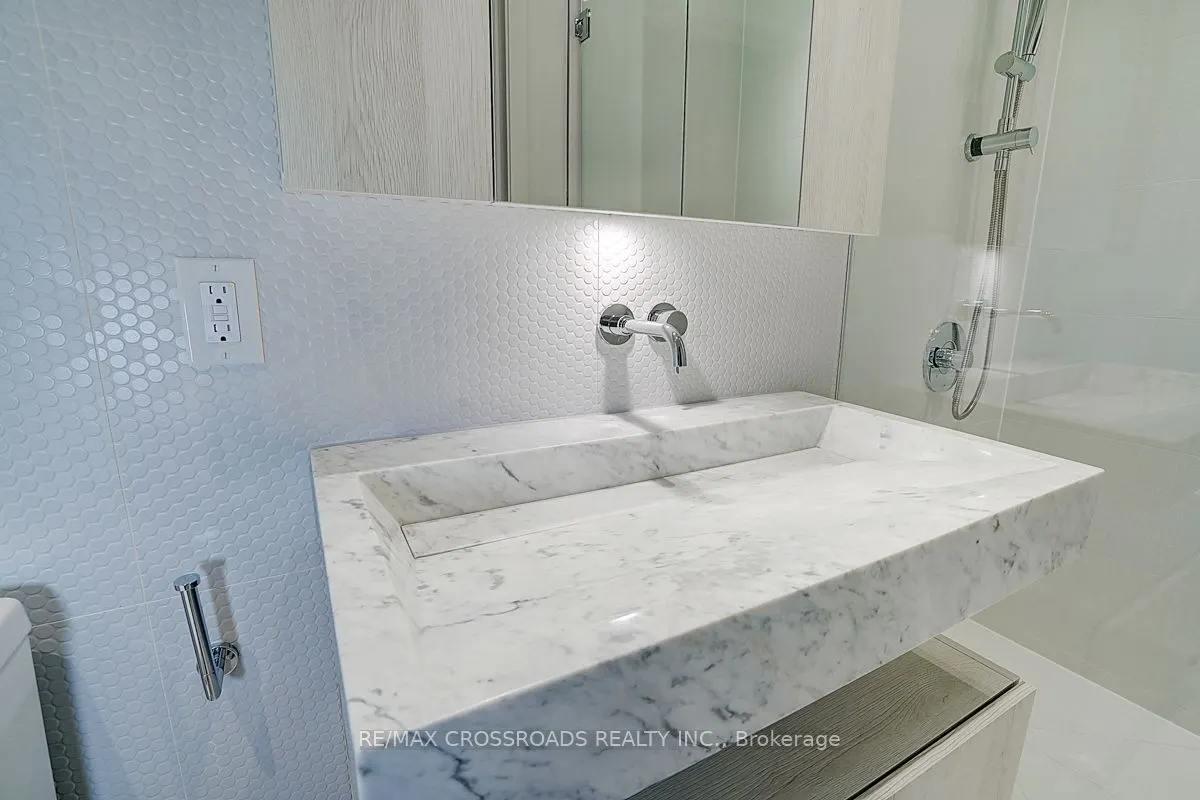 11 Yorkville Avenue, #1607