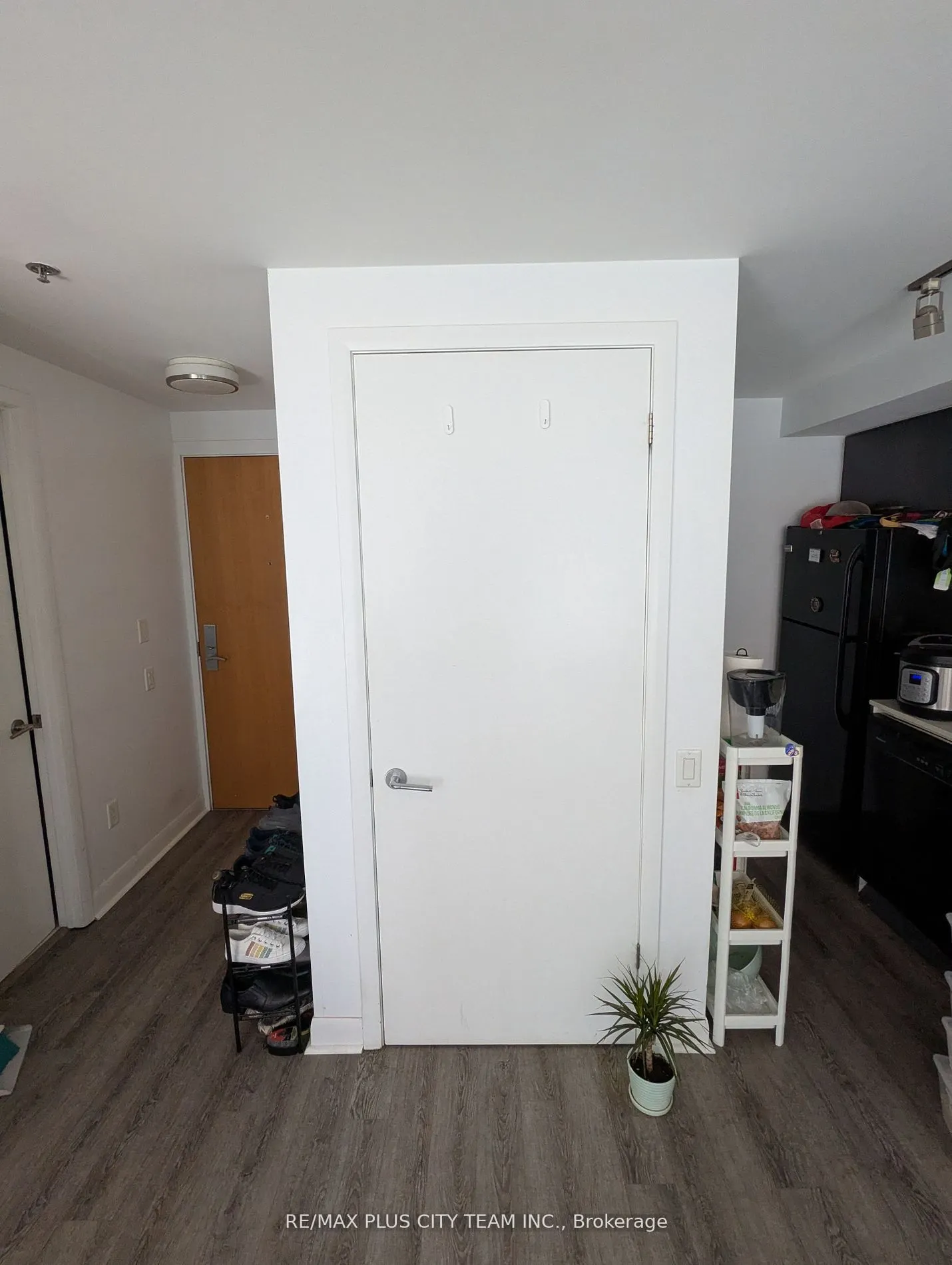 375 King Street W, #502