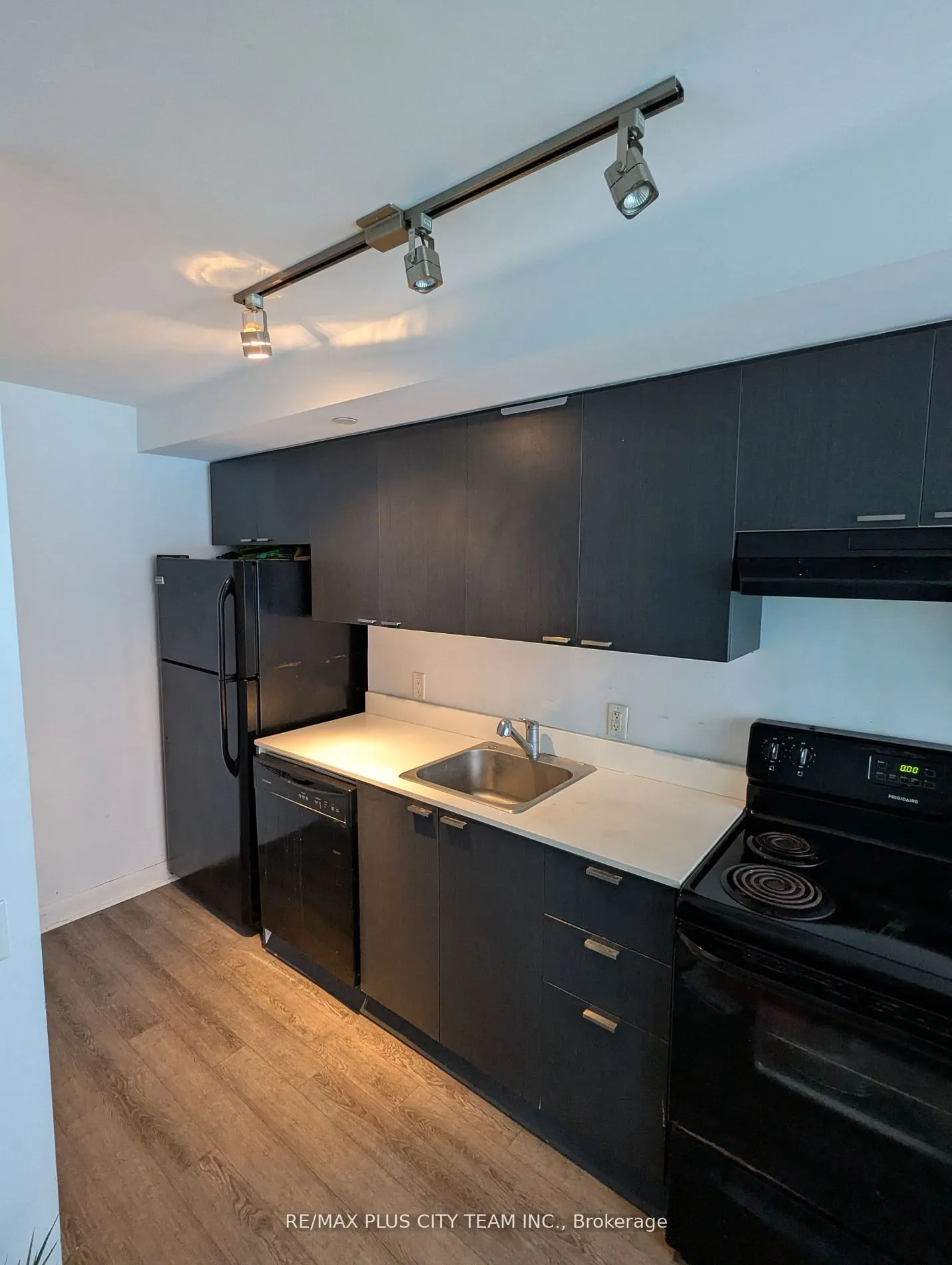 375 King Street W, #502