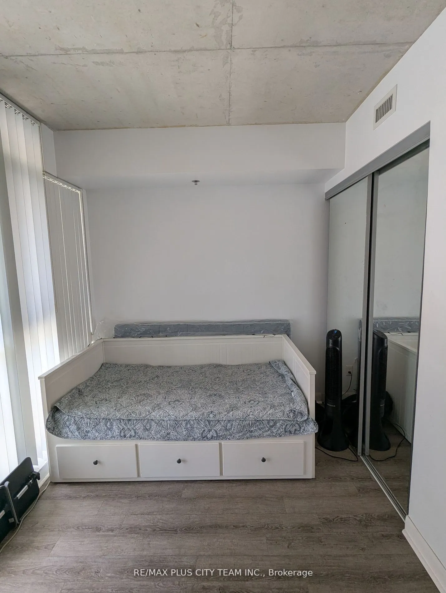 375 King Street W, #502