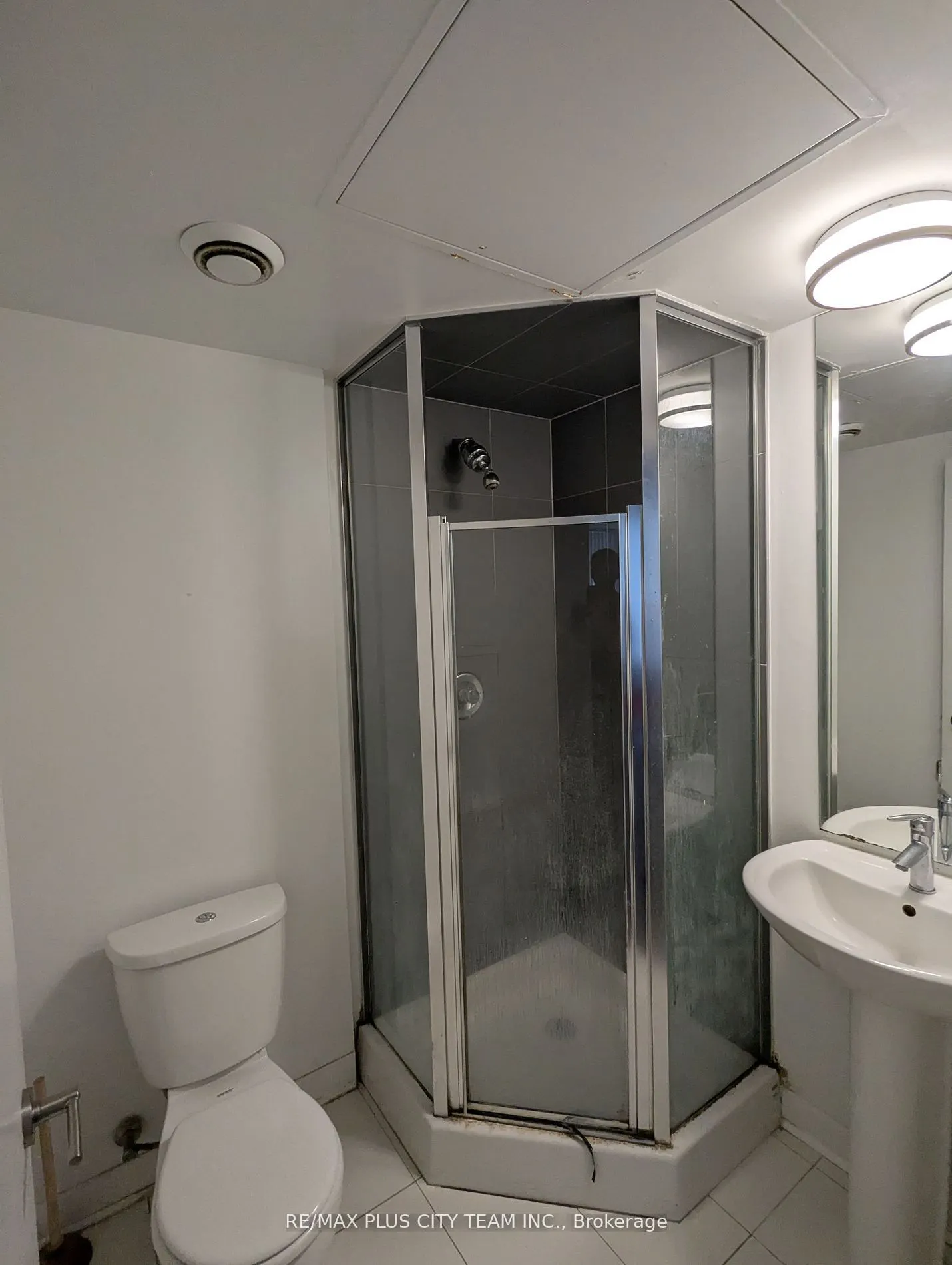 375 King Street W, #502