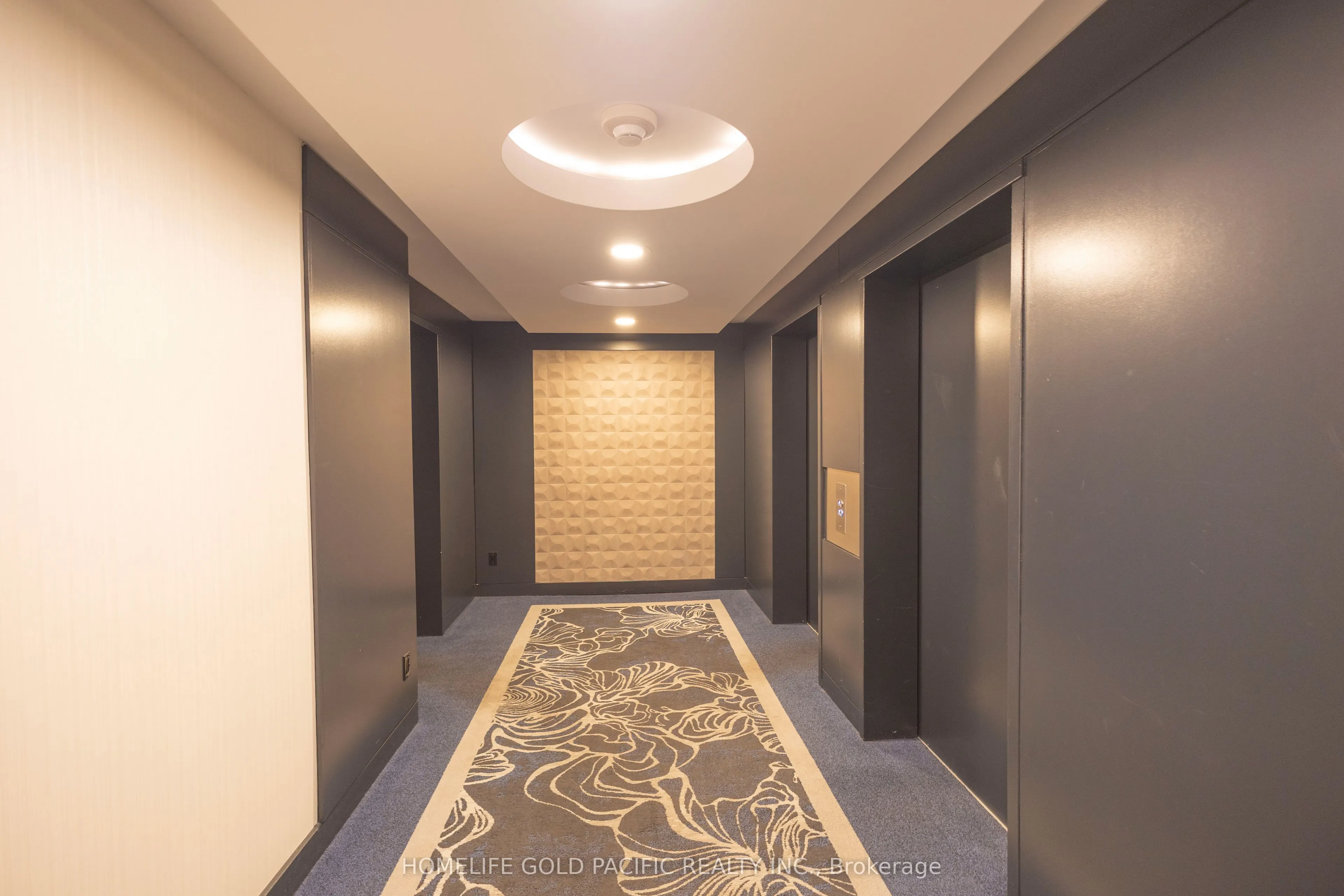 410 Queens Quay W, #702