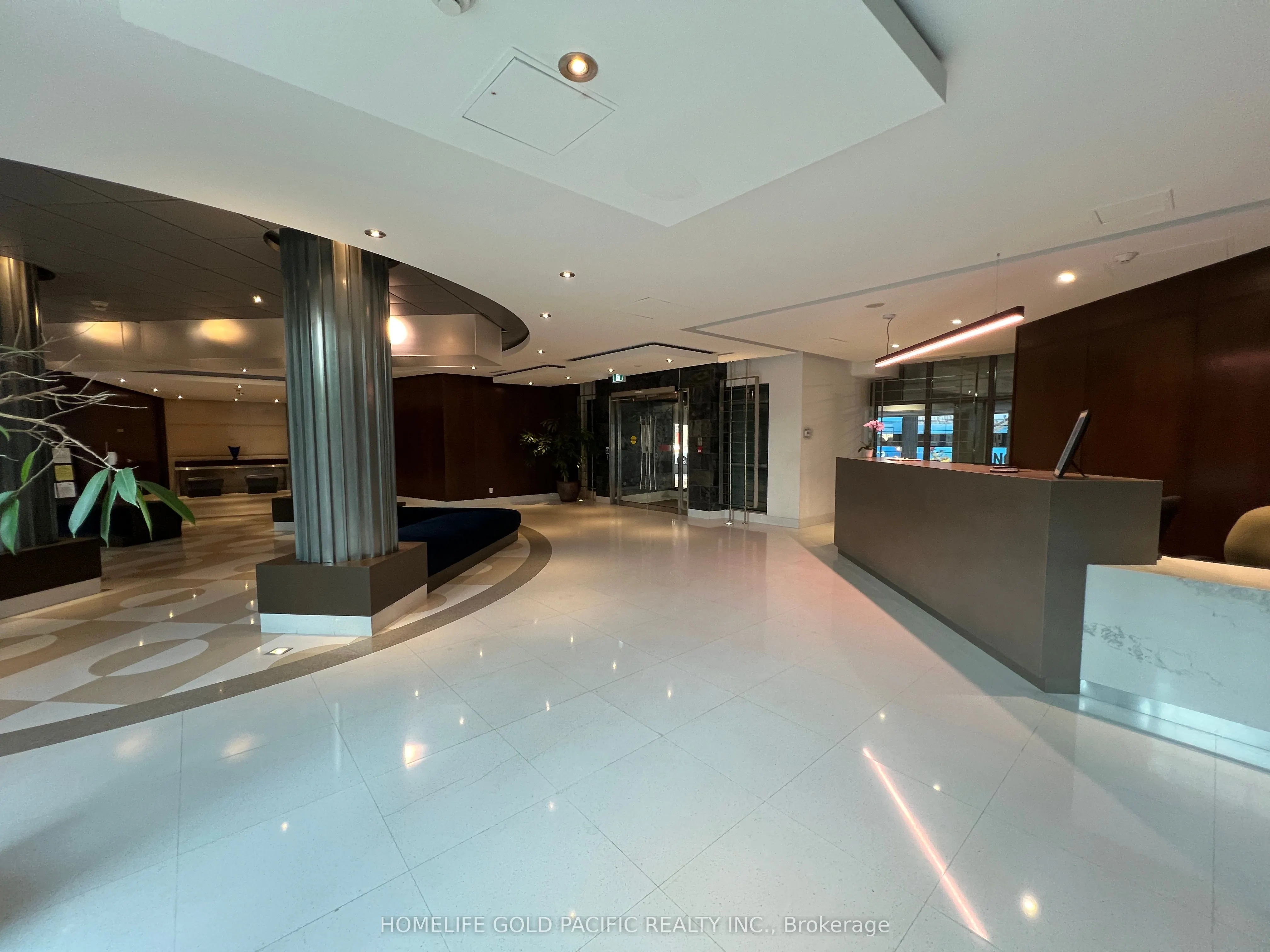 410 Queens Quay W, #702