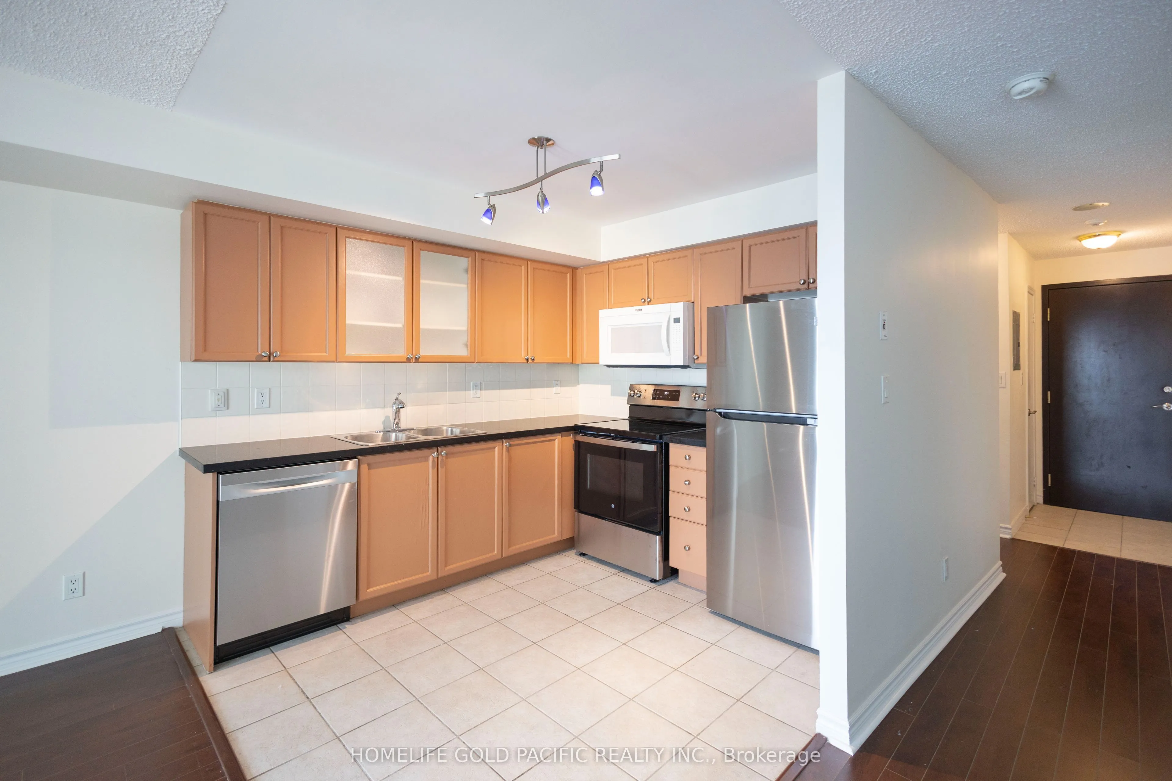 410 Queens Quay W, #702