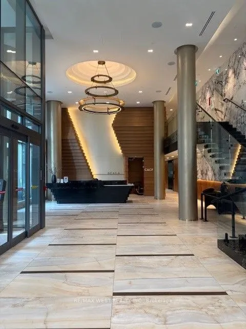 25 Adra Grando Way, #352