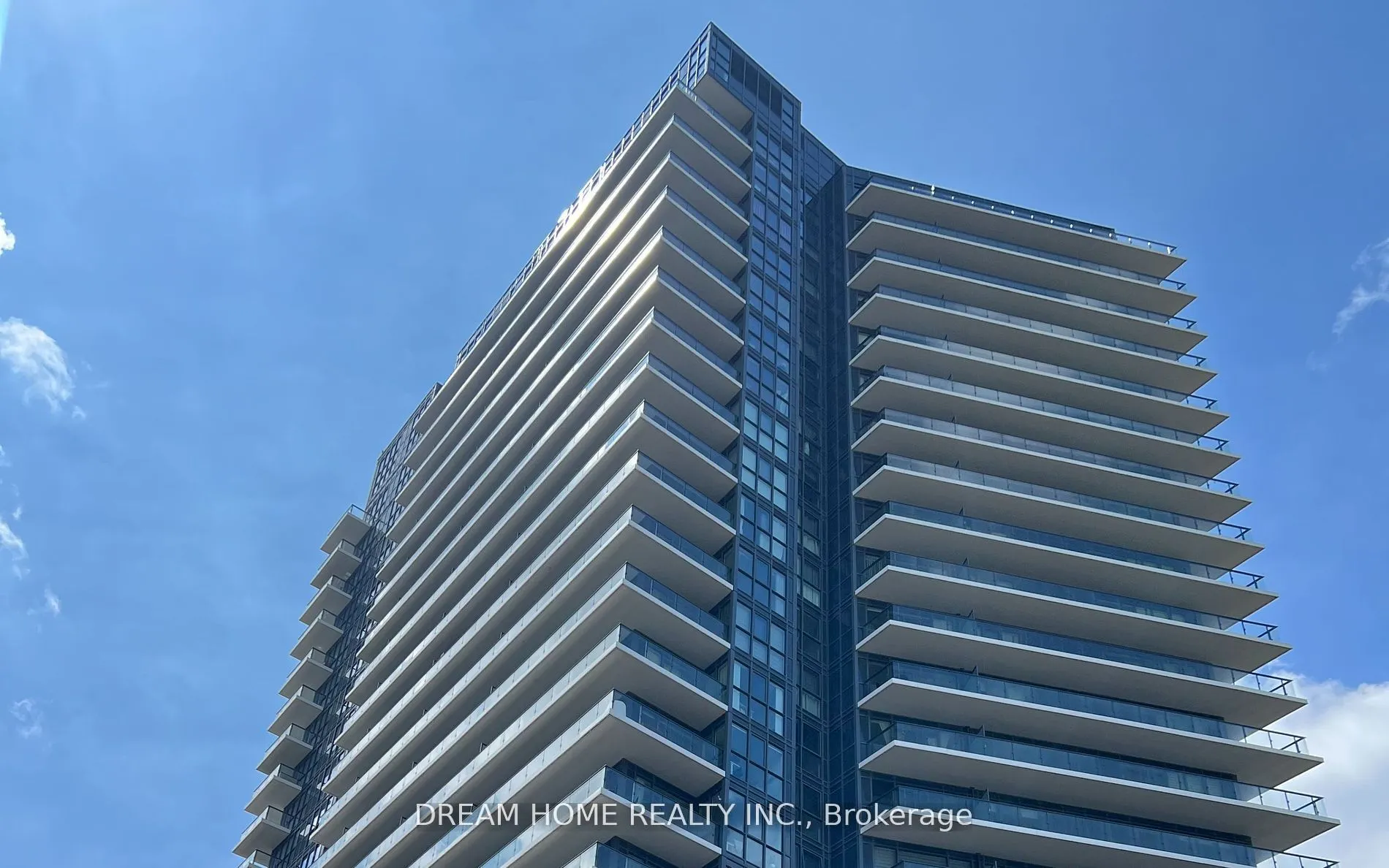 38 Iannuzzi Street E, #807