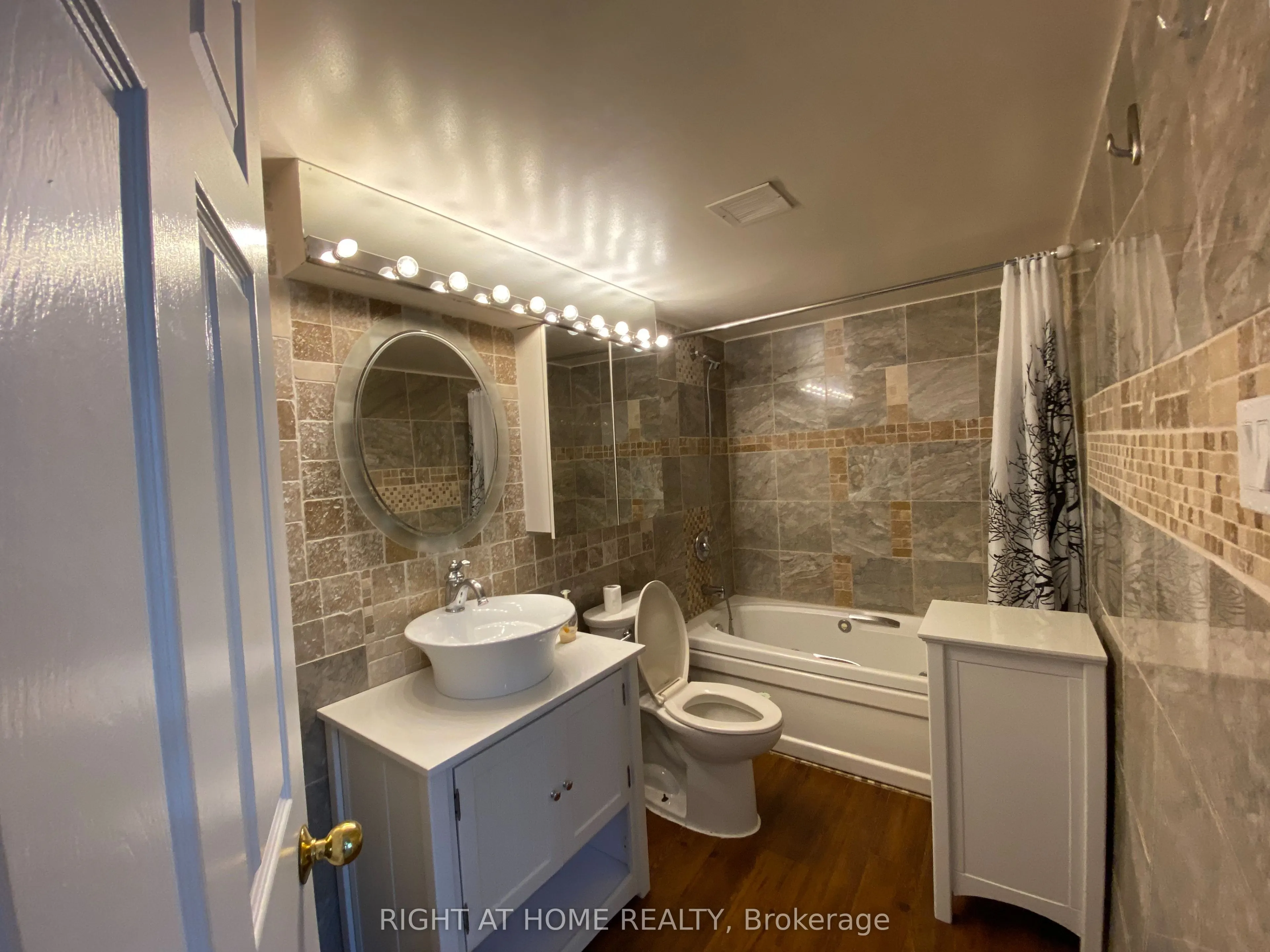 1055 BAY Street, #PH5