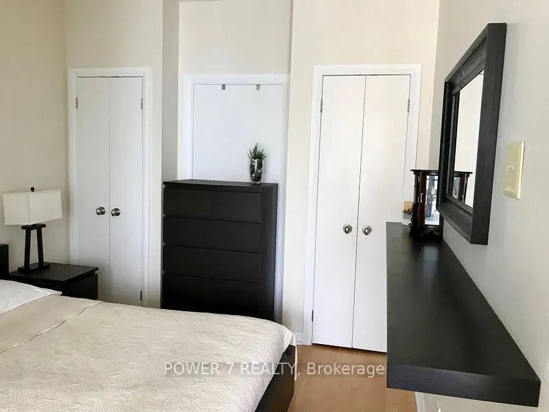 111 Elizabeth Street, #1527