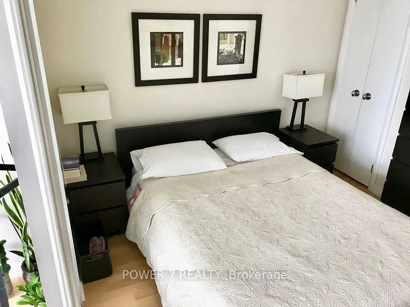111 Elizabeth Street, #1527