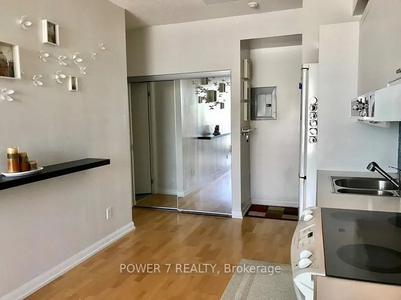 111 Elizabeth Street, #1527