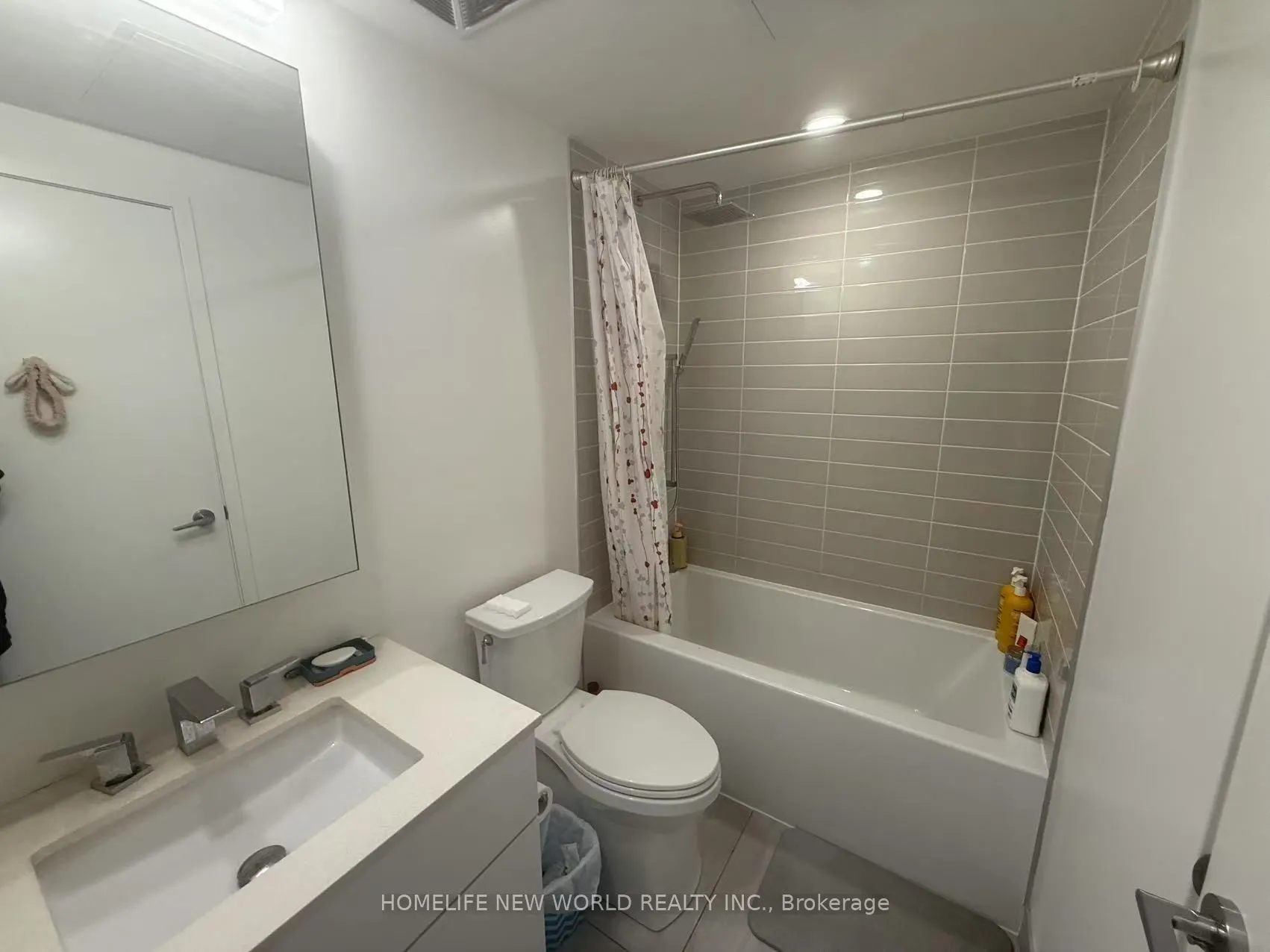 25 Richmond Street E, #320