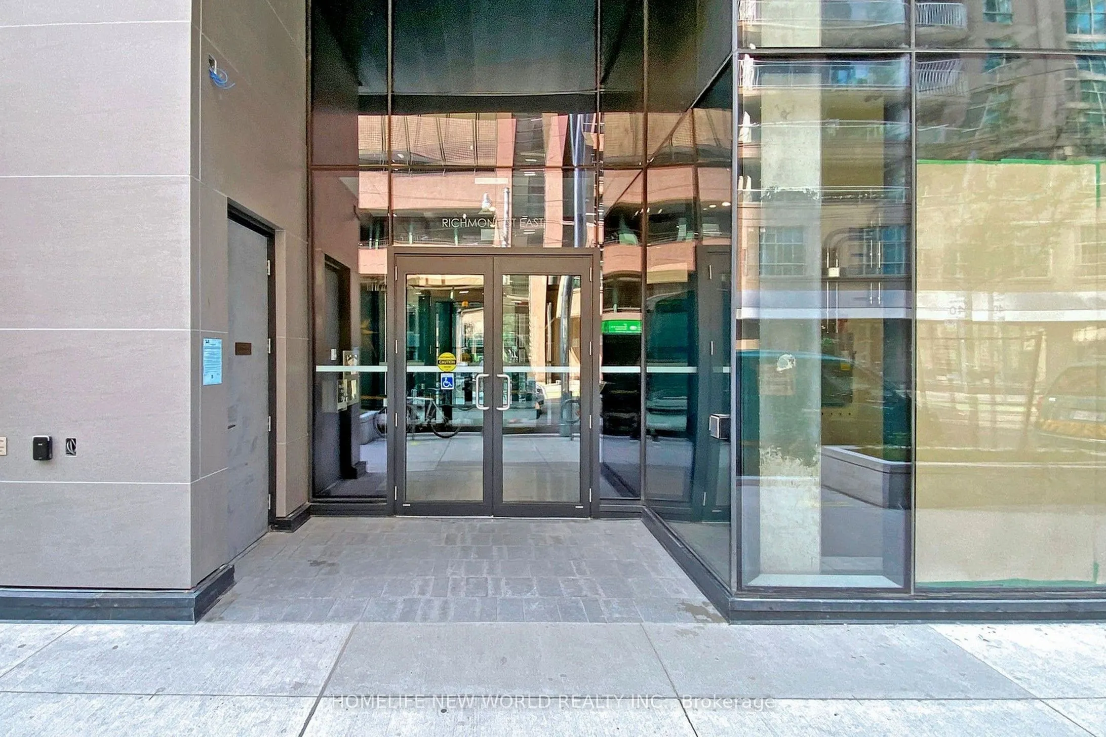 25 Richmond Street E, #320