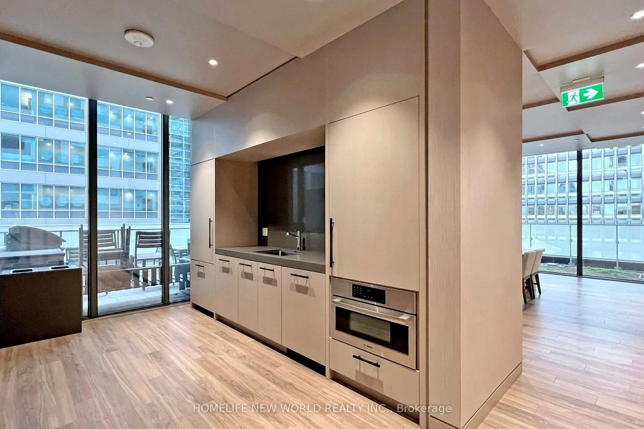 25 Richmond Street E, #320