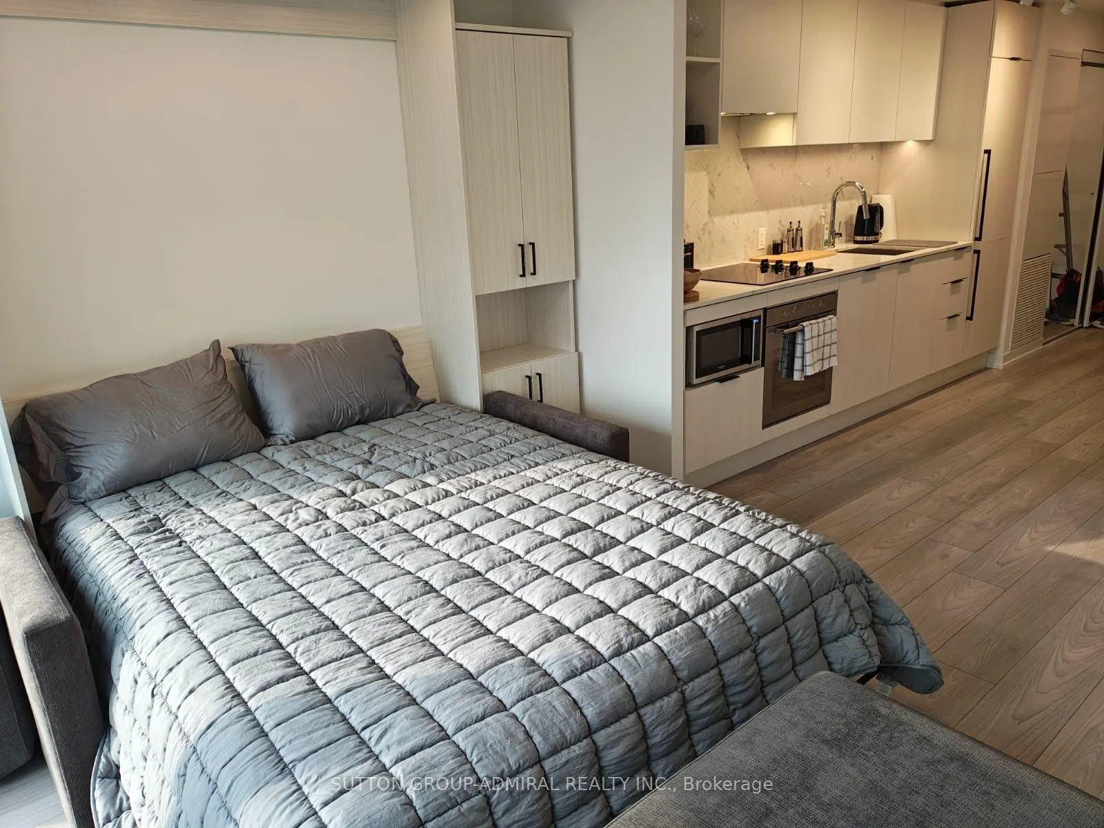 82 Dalhousie Street, #3711
