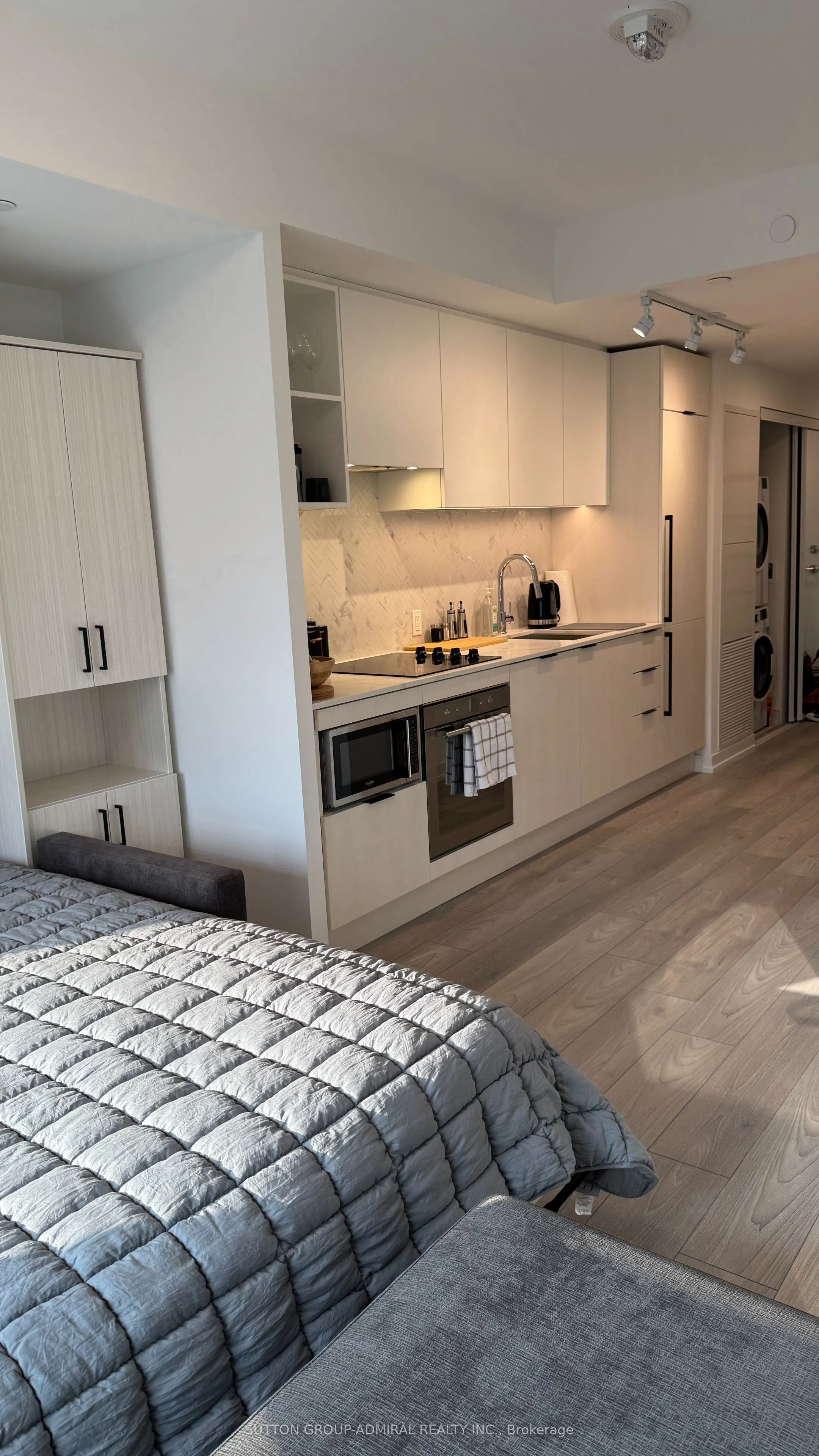 82 Dalhousie Street, #3711