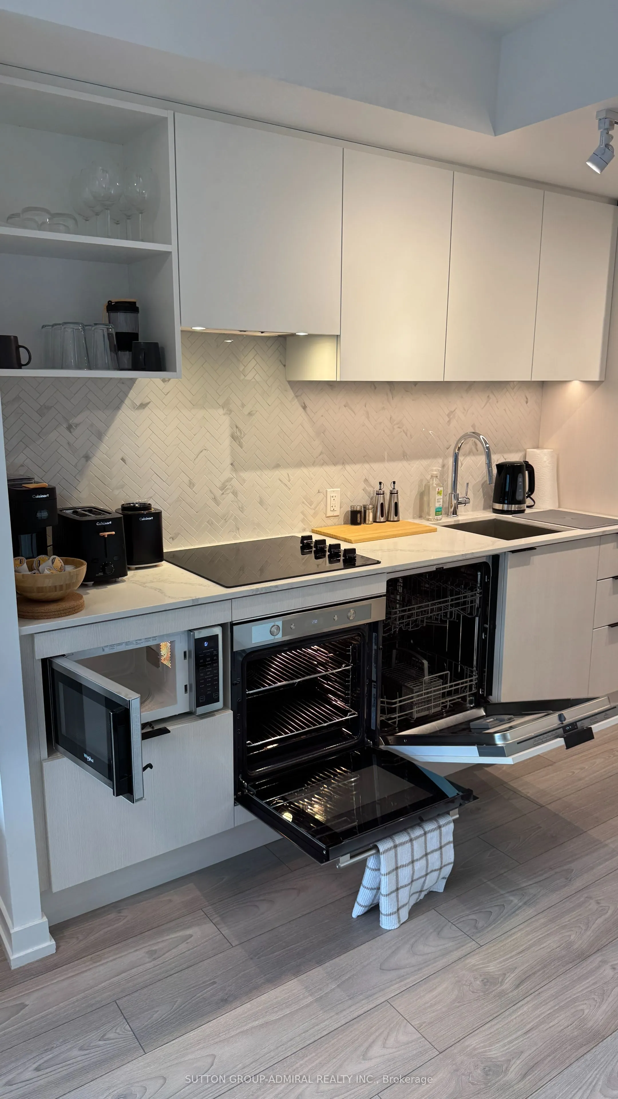 82 Dalhousie Street, #3711