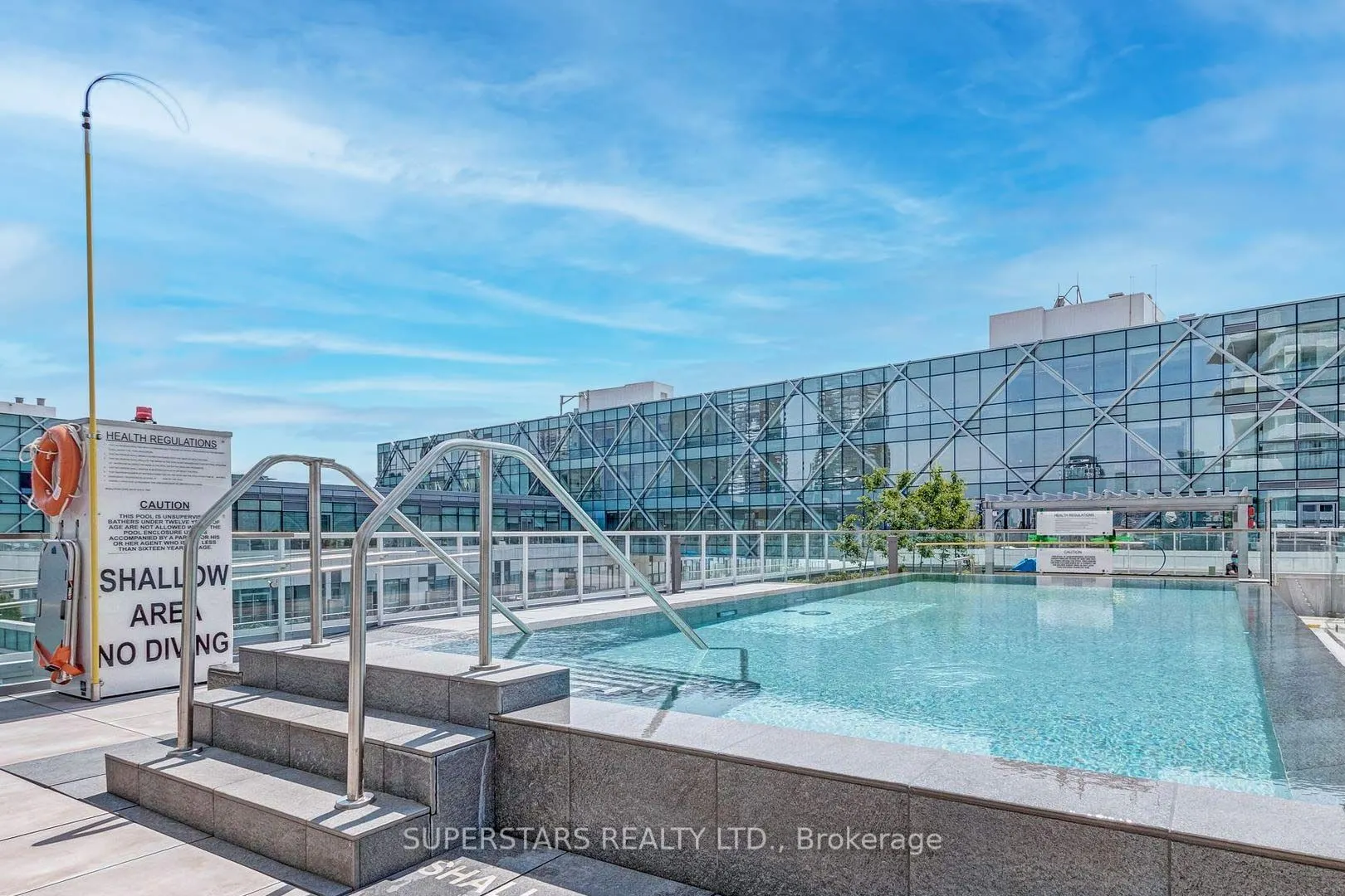 15 Queens Quay E, #410