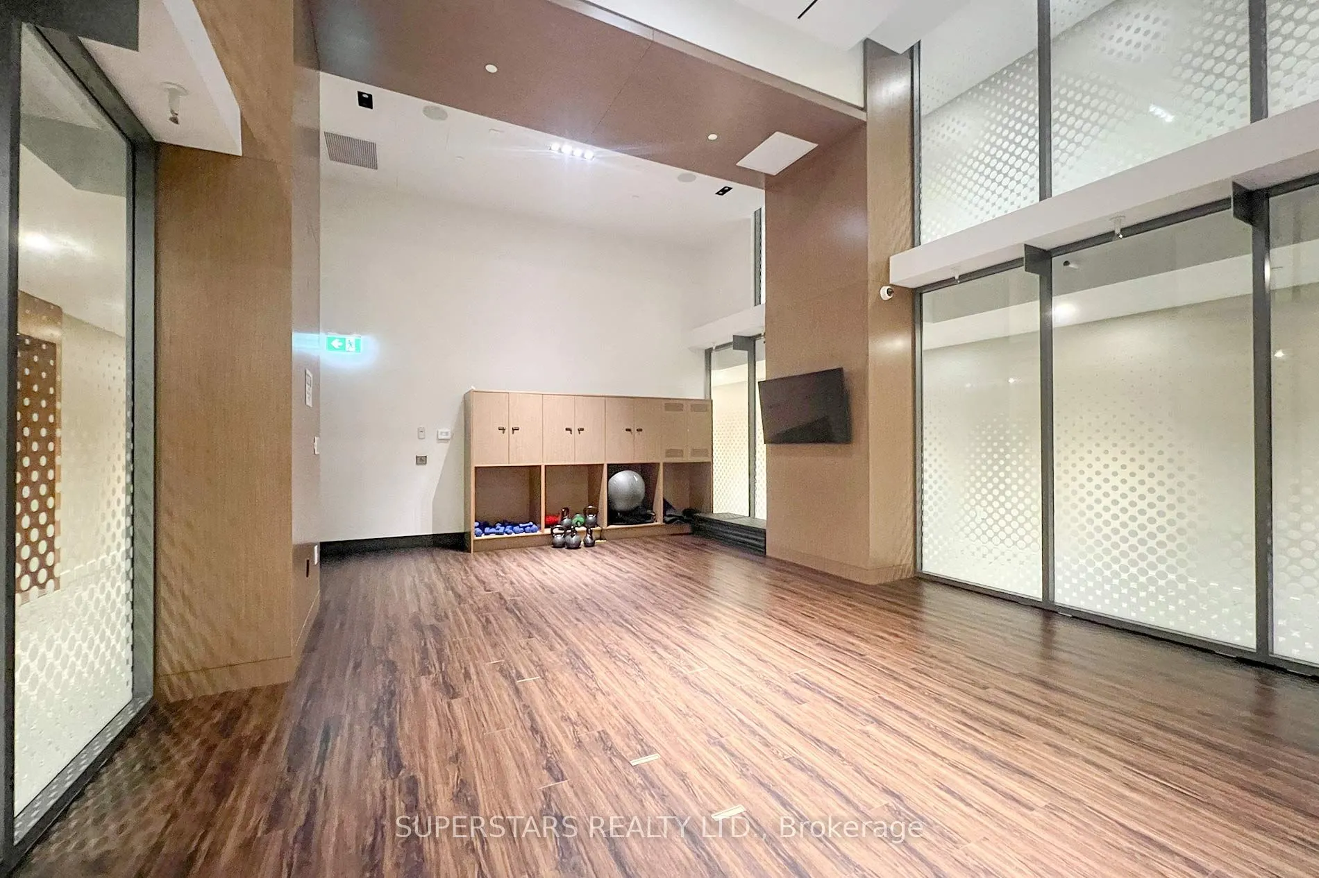 15 Queens Quay E, #410