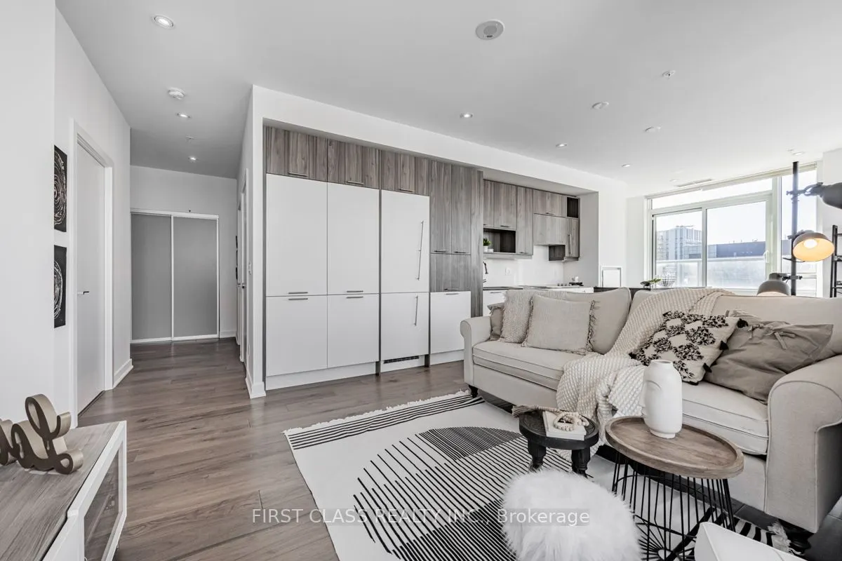 30 Nelson Street, #4104
