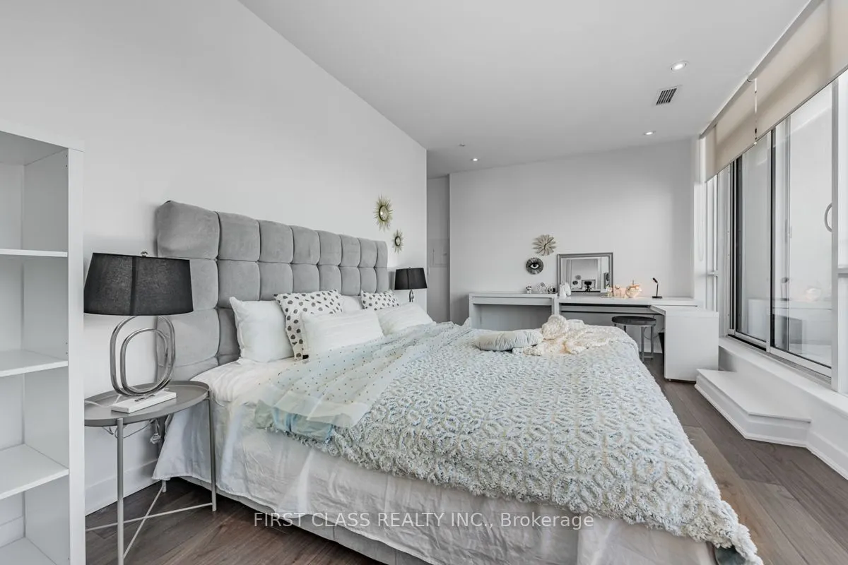 30 Nelson Street, #4104