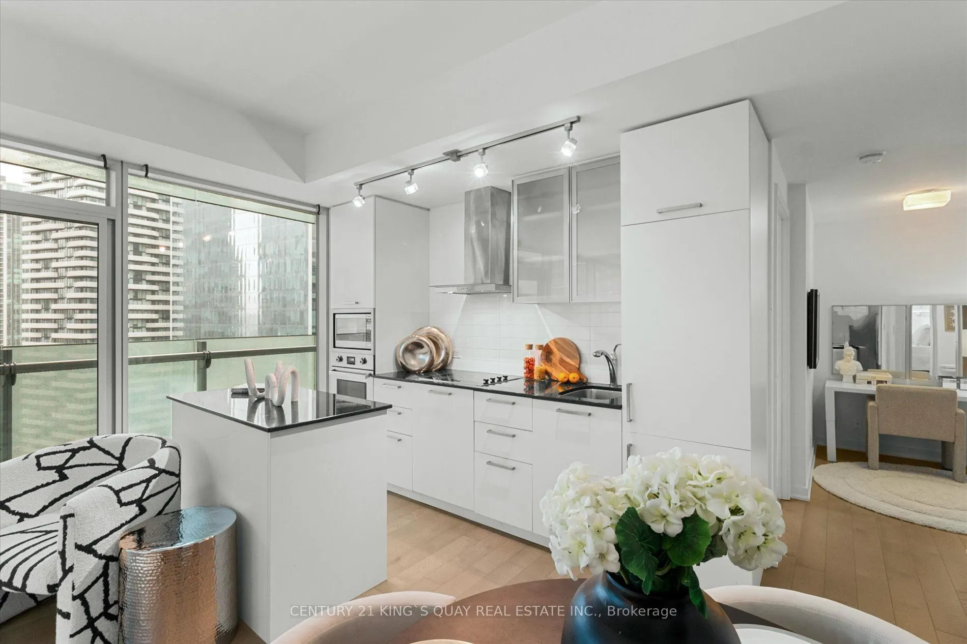 12 York Street, #2410