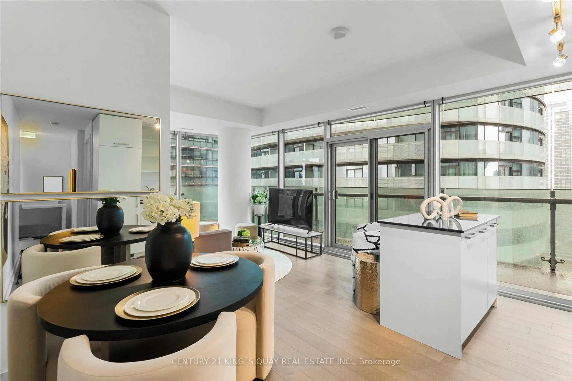 12 York Street, #2410