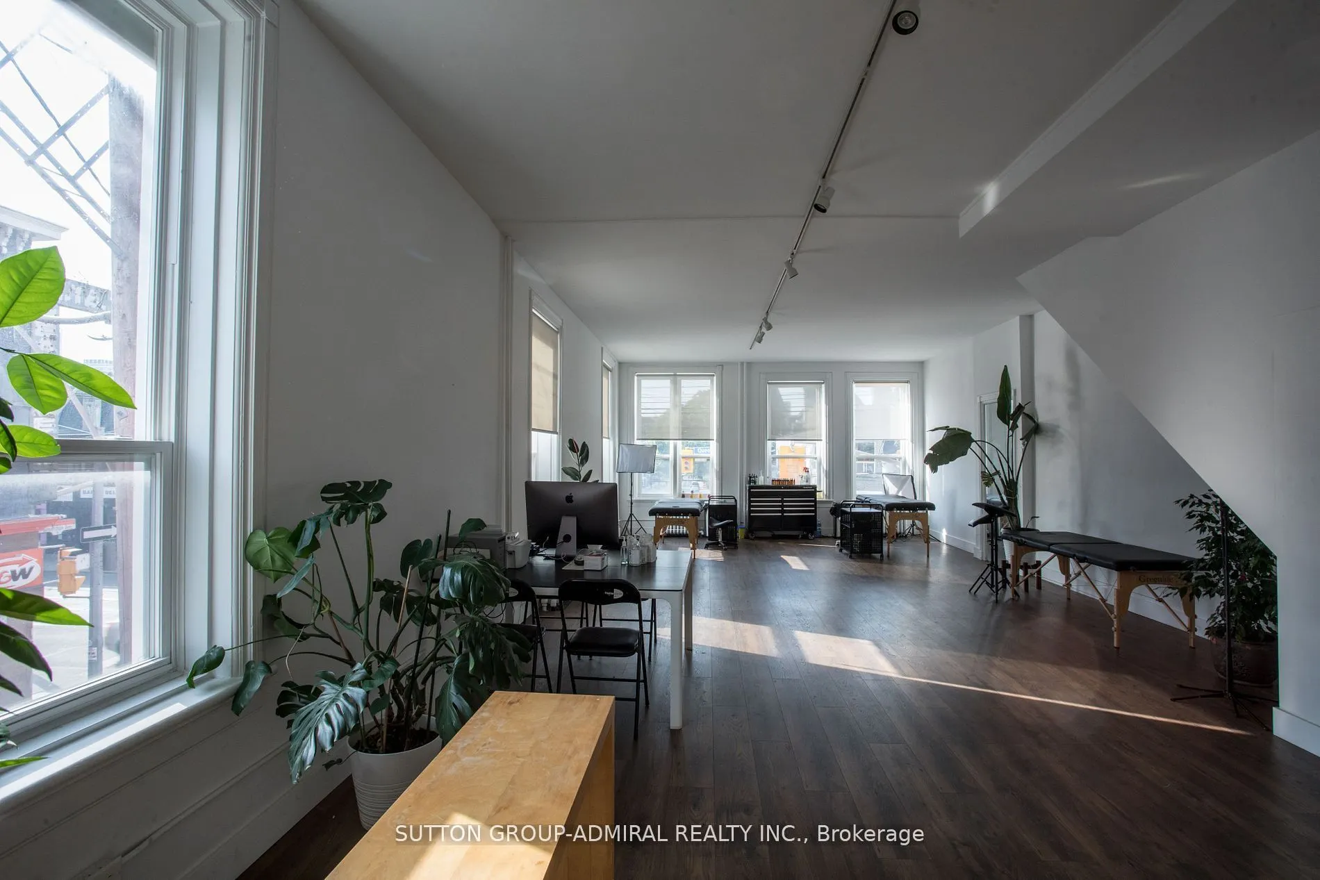 652 Queen Street W, #2nd Flr