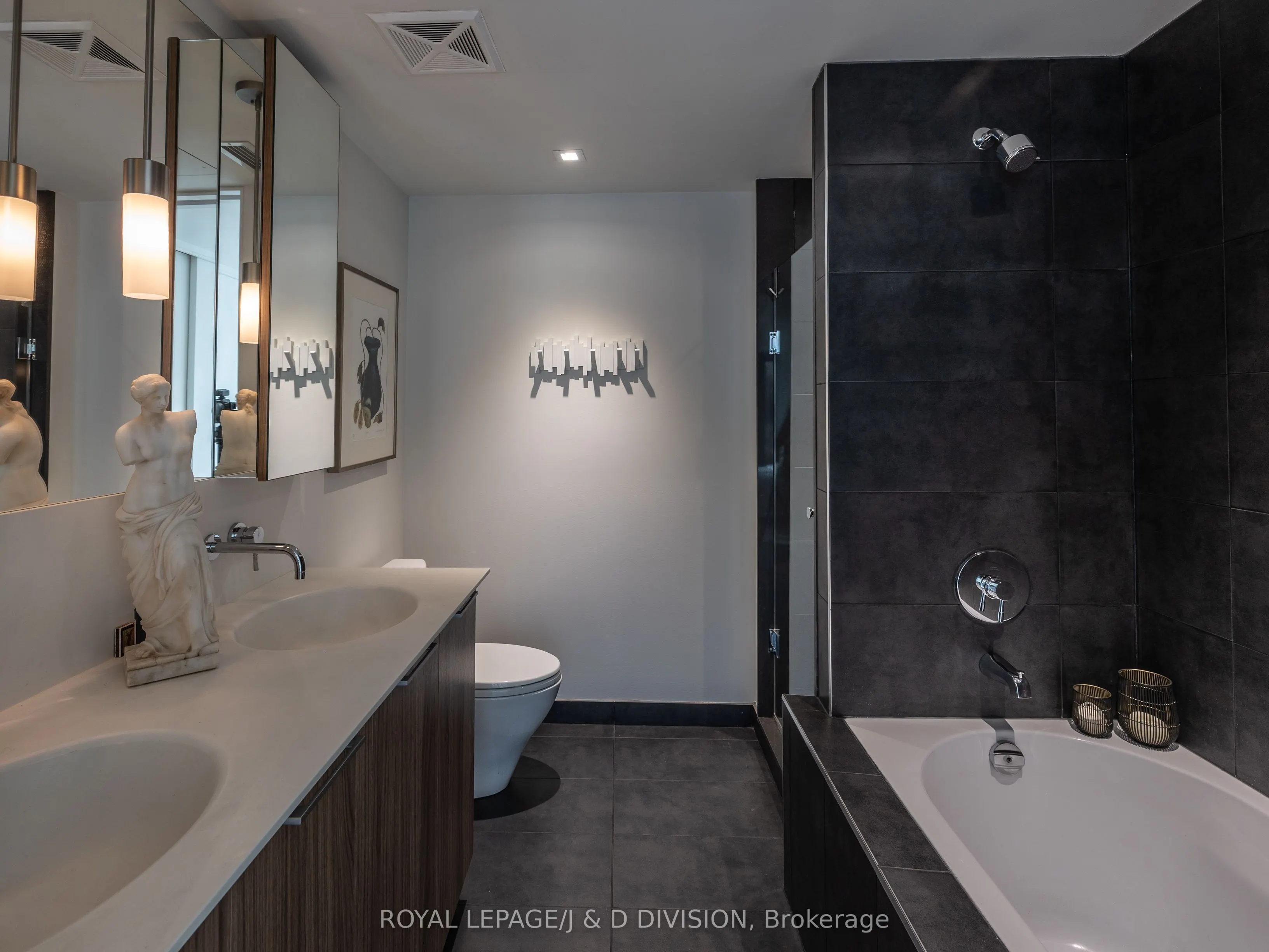 650 King Street W, #506