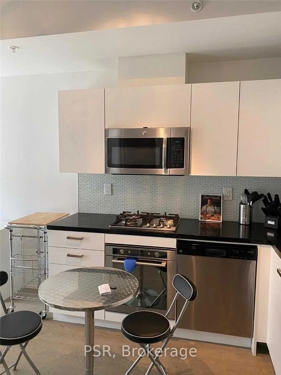 39 Brant Street, #719