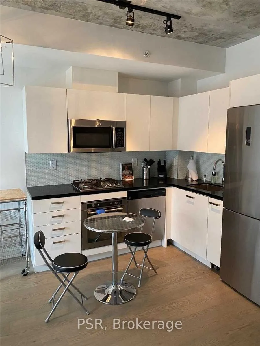 39 Brant Street, #719