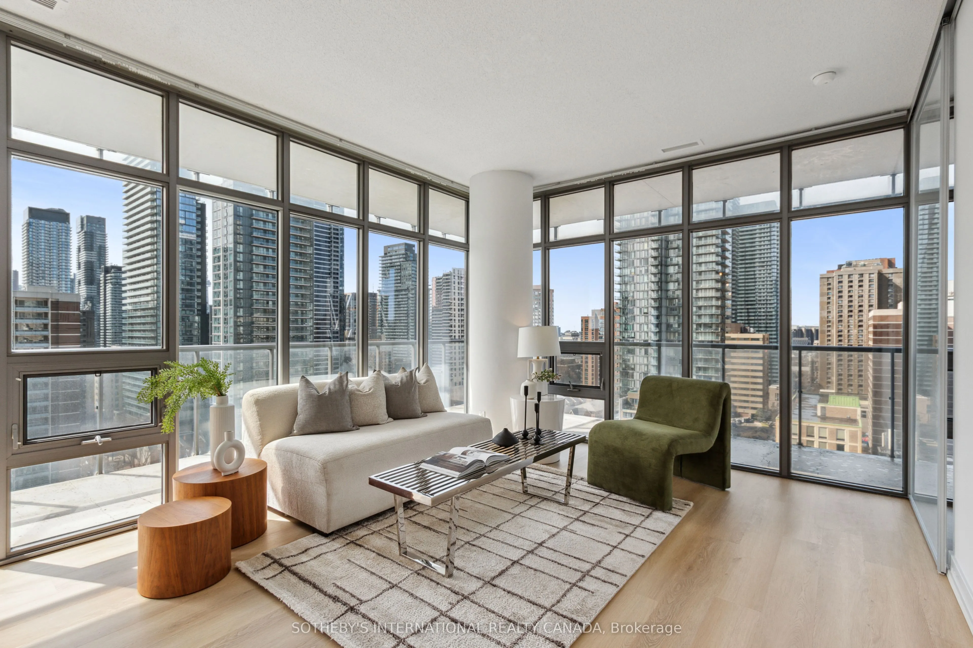33 Charles Street E, #1605