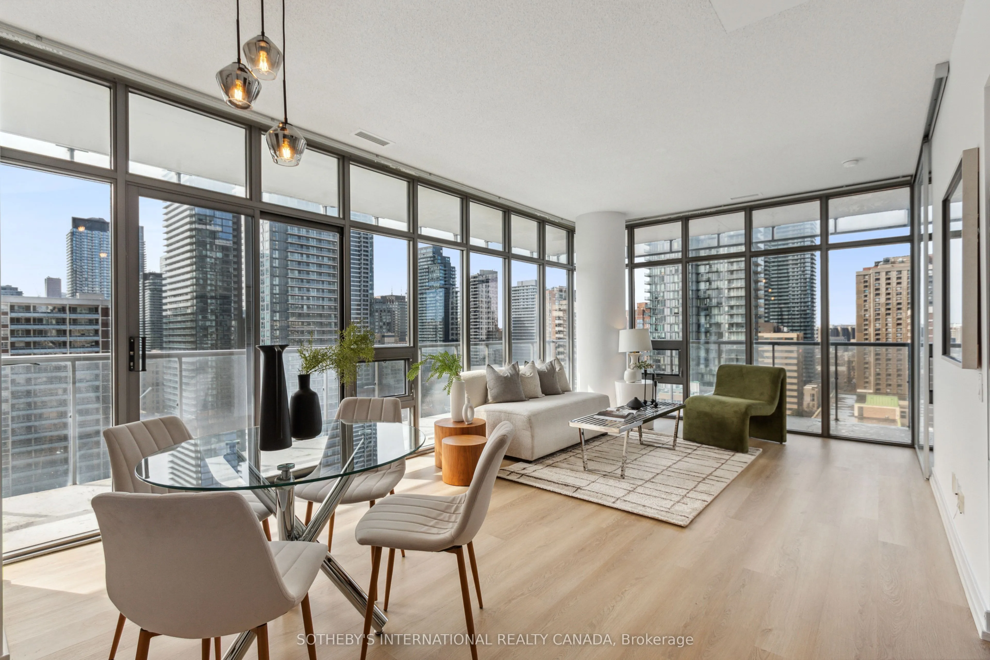 33 Charles Street E, #1605