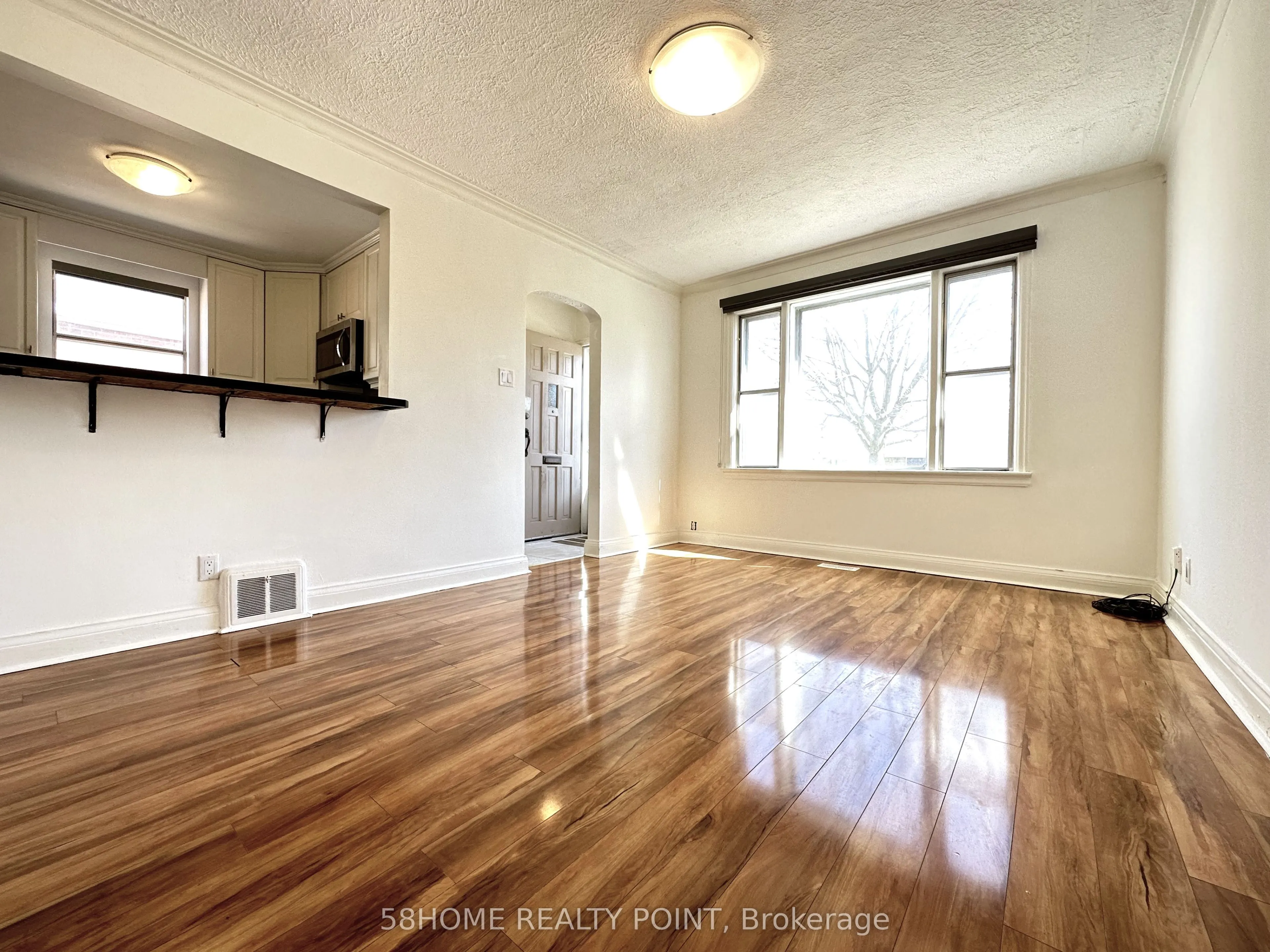 56 Regina Avenue, #Main