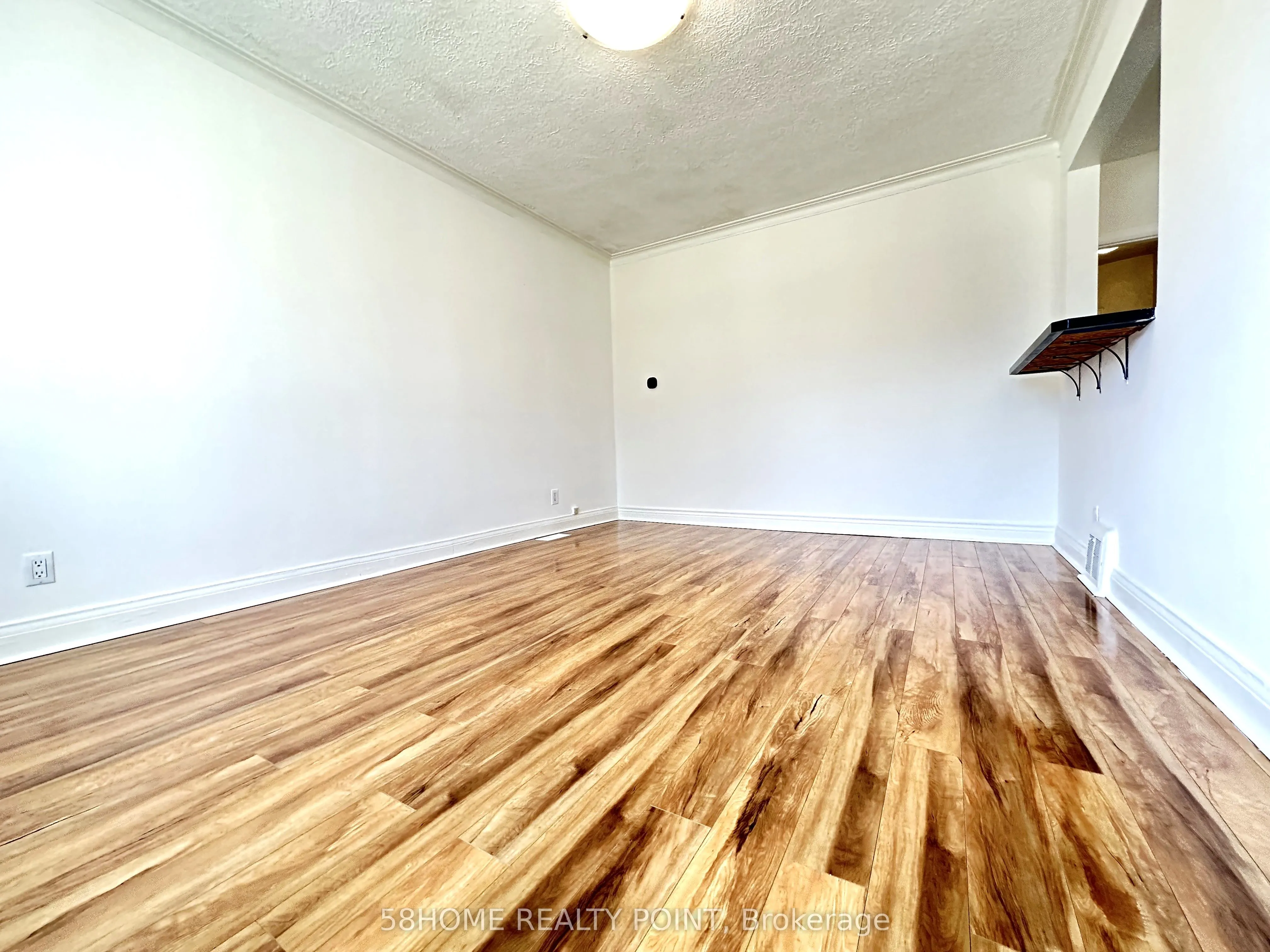 56 Regina Avenue, #Main