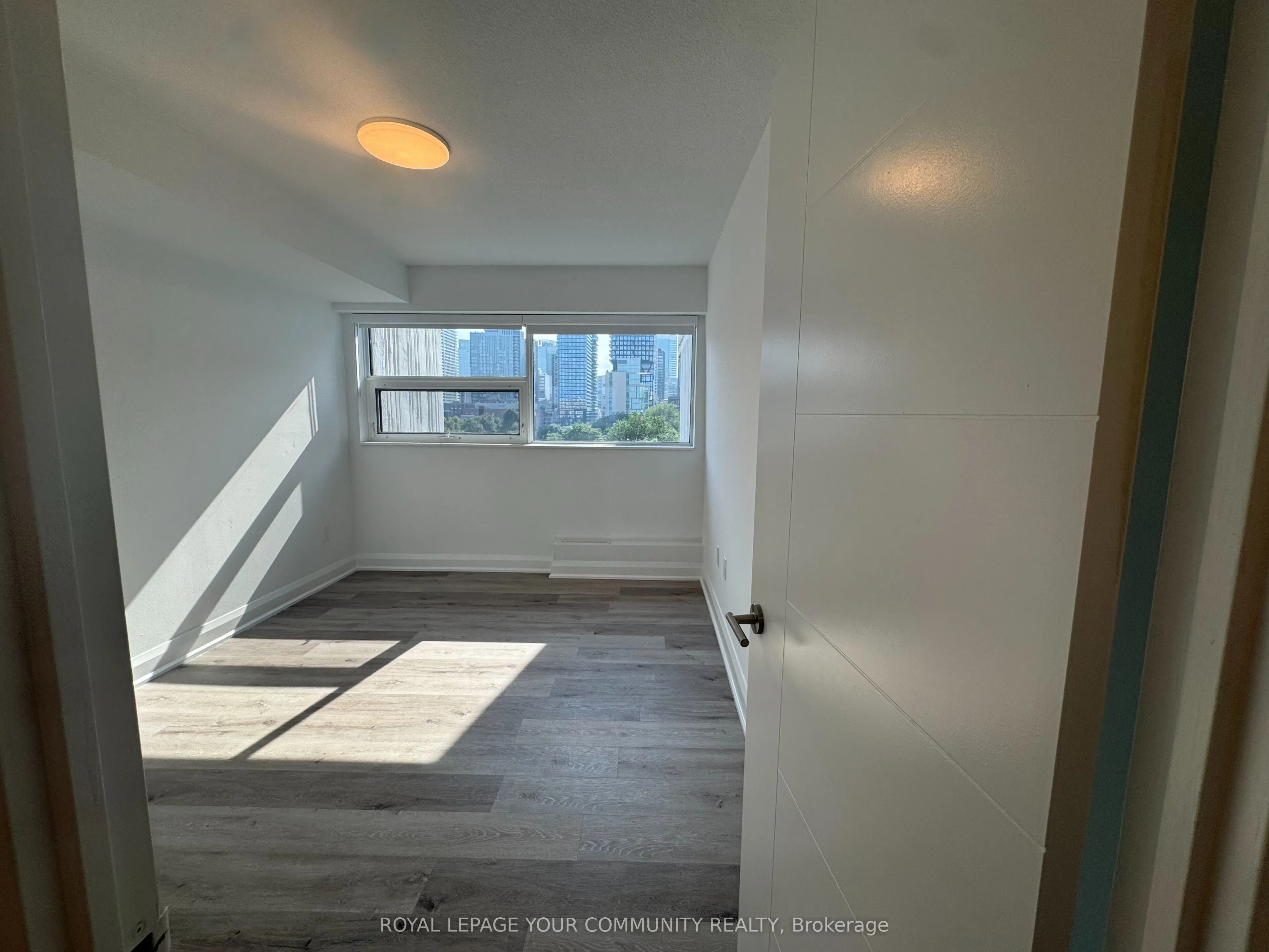 191 Sherbourne Street, #0819
