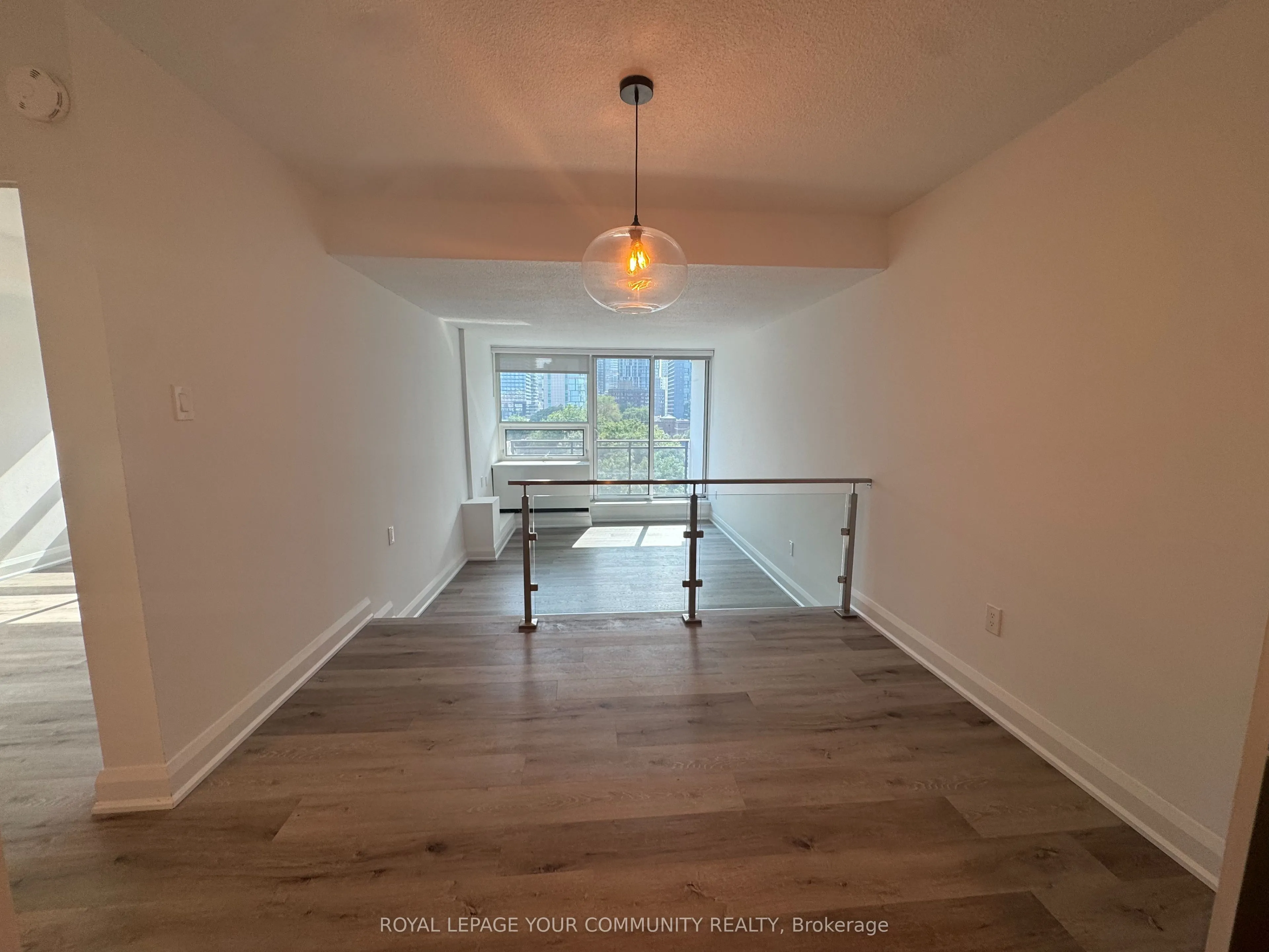 191 Sherbourne Street, #0819