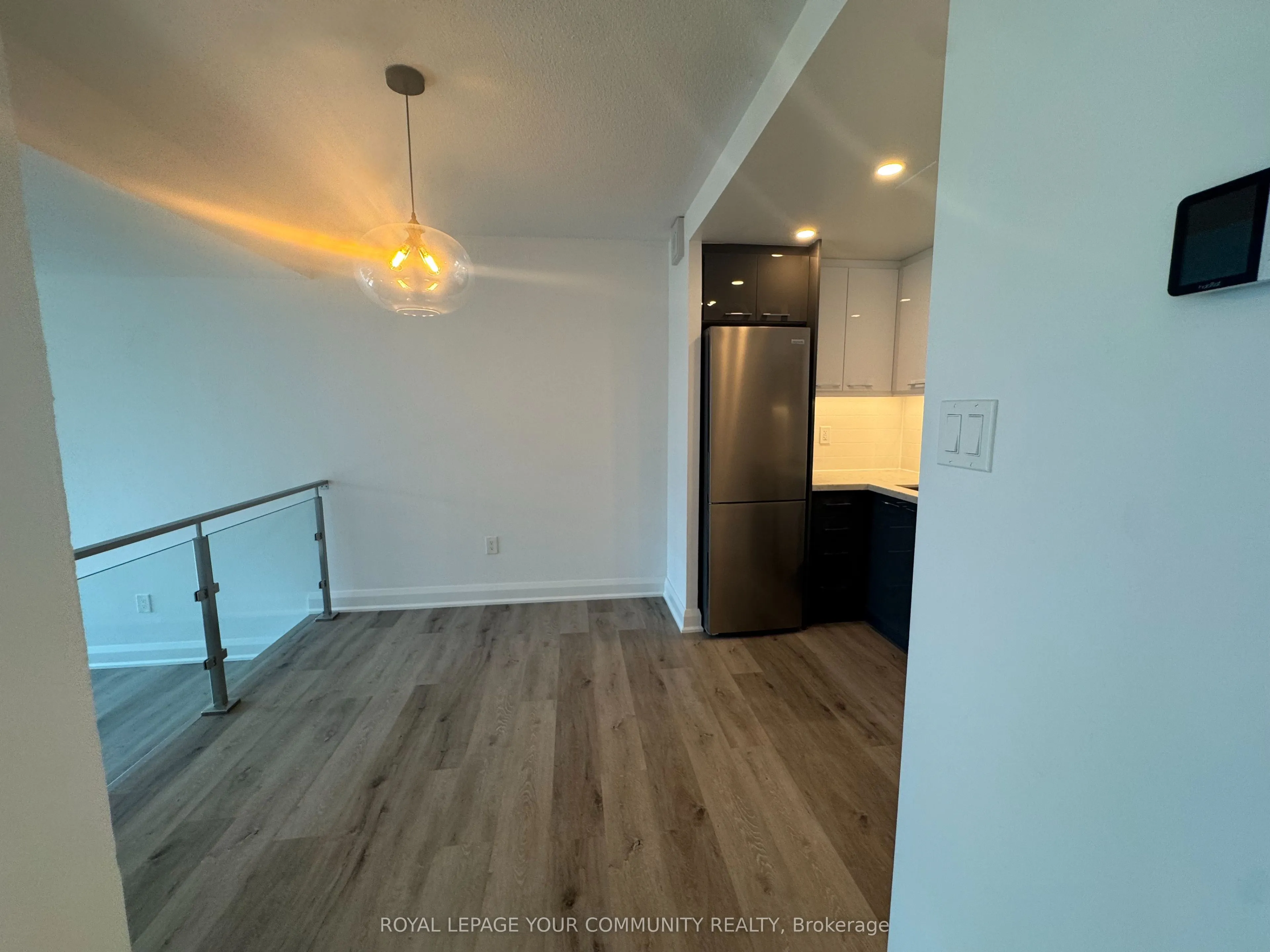 191 Sherbourne Street, #0819