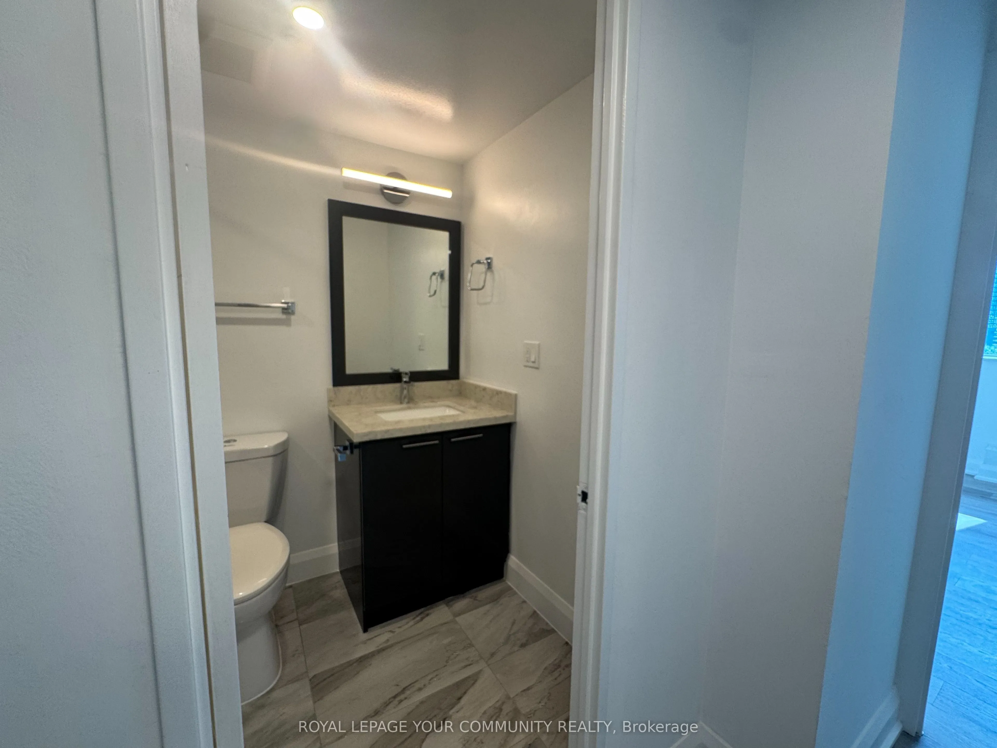 191 Sherbourne Street, #0819