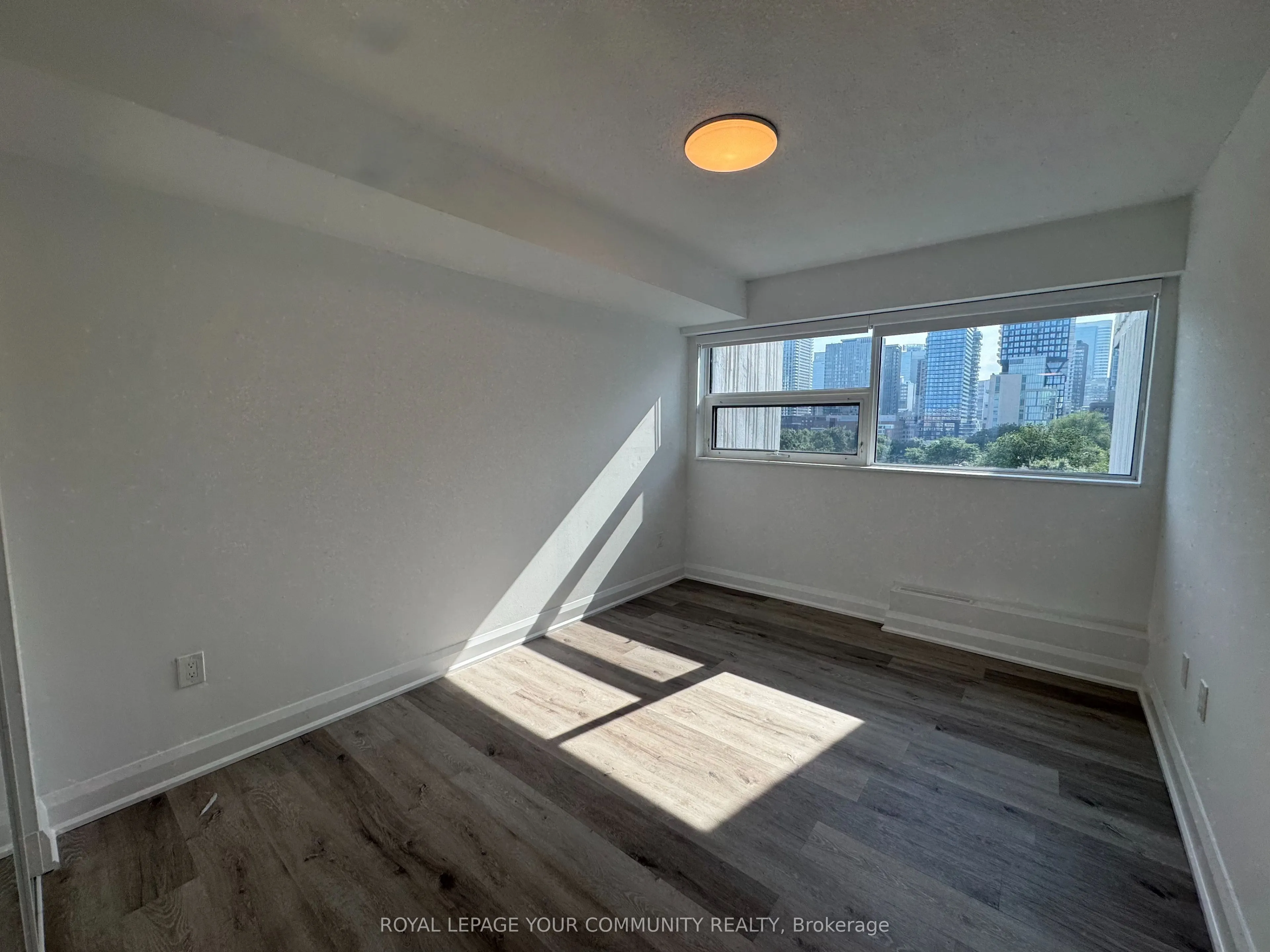 191 Sherbourne Street, #0819
