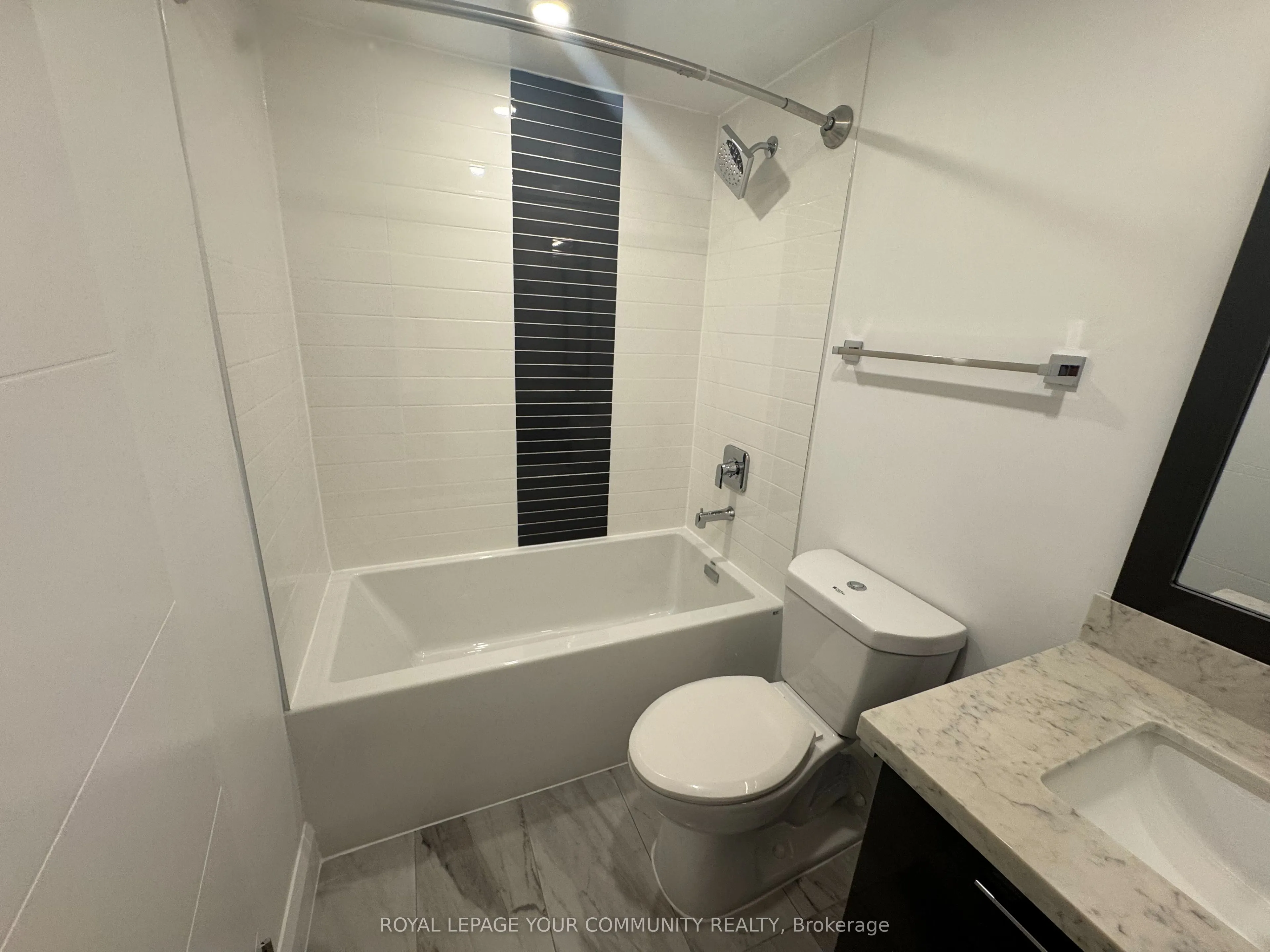 191 Sherbourne Street, #0819