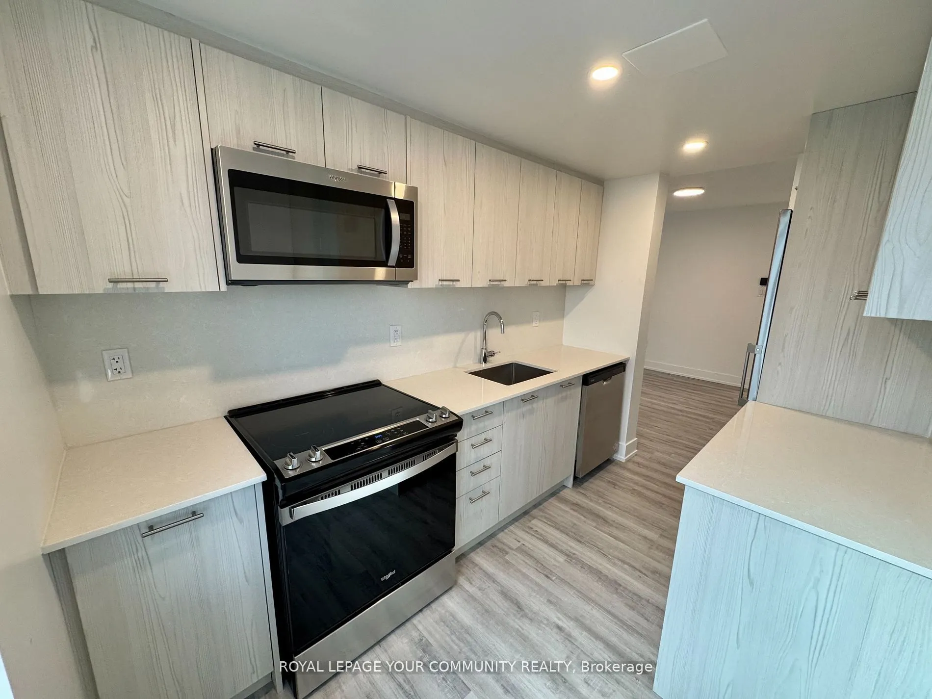 201 Sherbourne Street, #1407
