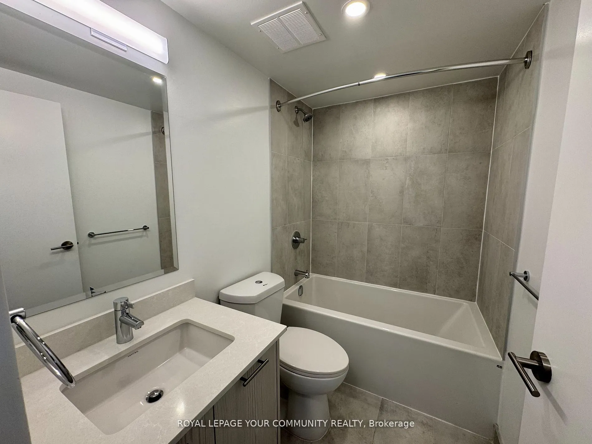 201 Sherbourne Street, #1407