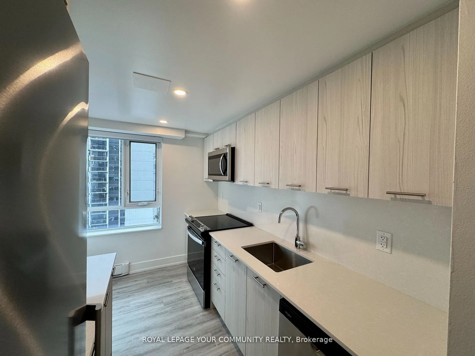 201 Sherbourne Street, #1407
