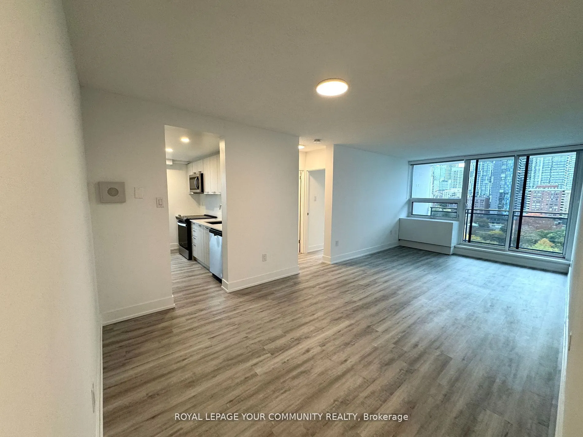 201 Sherbourne Street, #1407