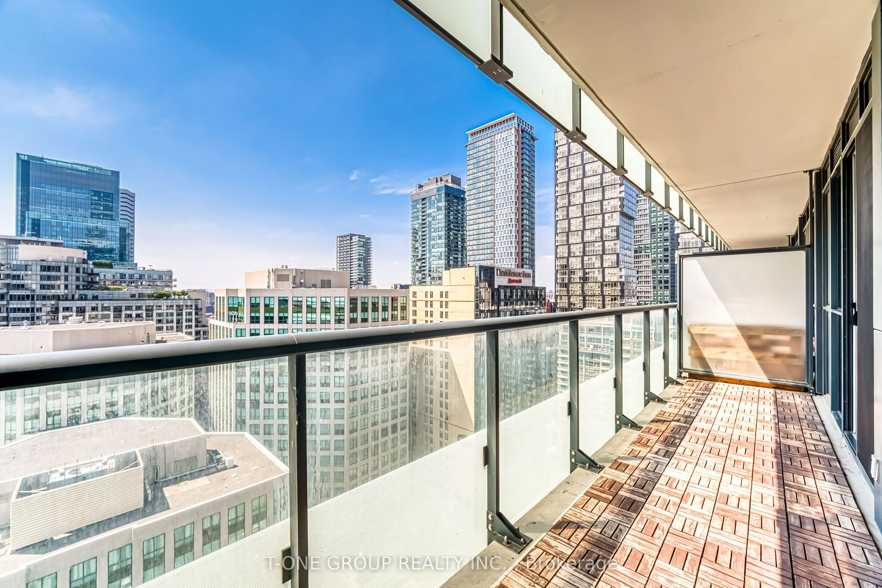 300 Front Street W, #2001