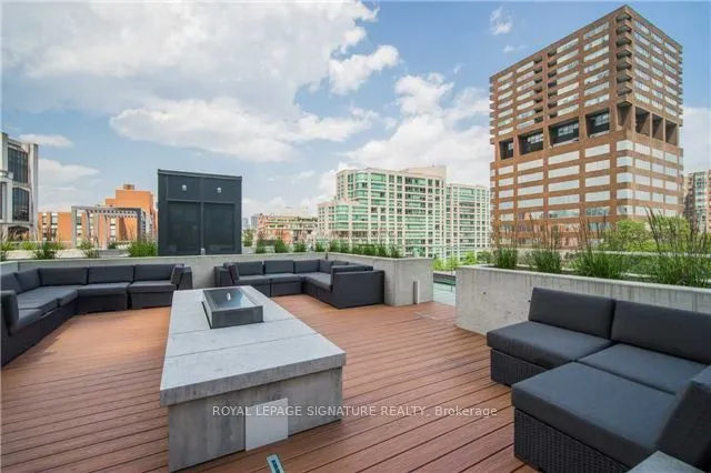 32 Davenport Road, #607
