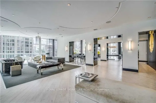 32 Davenport Road, #607