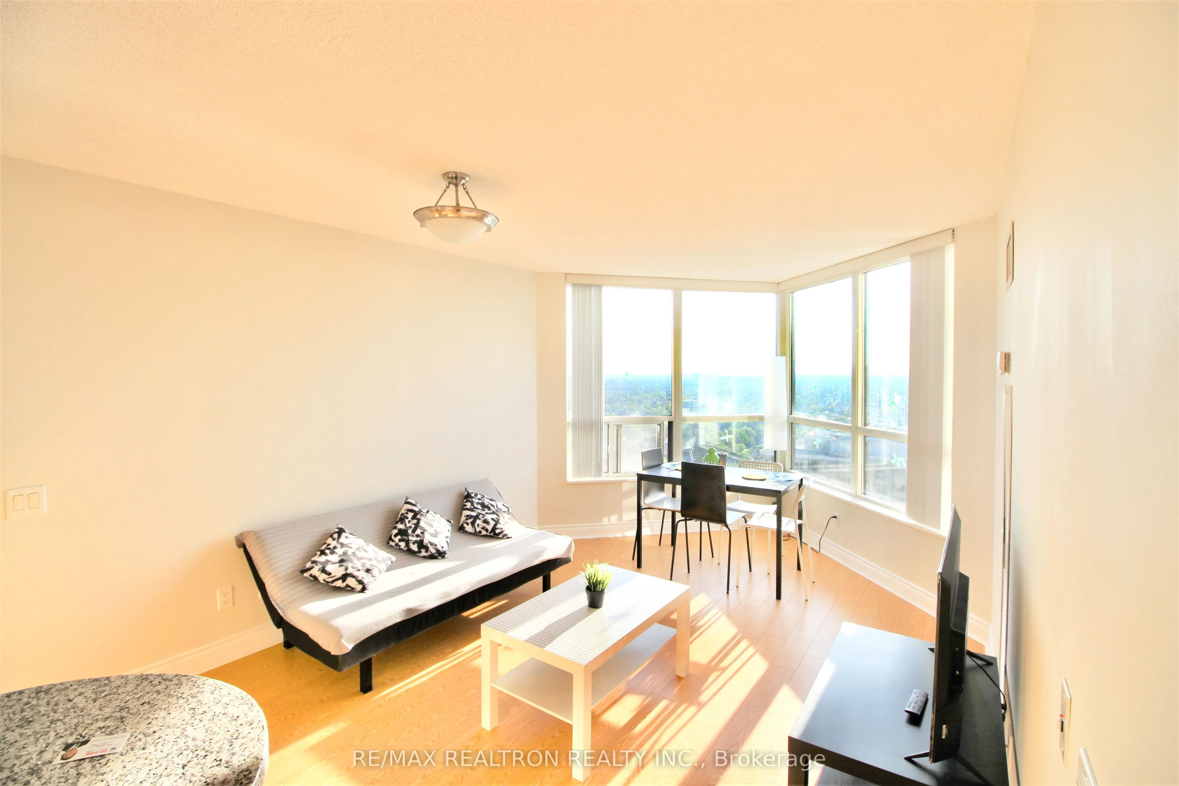 10 Northtown Way, #2806
